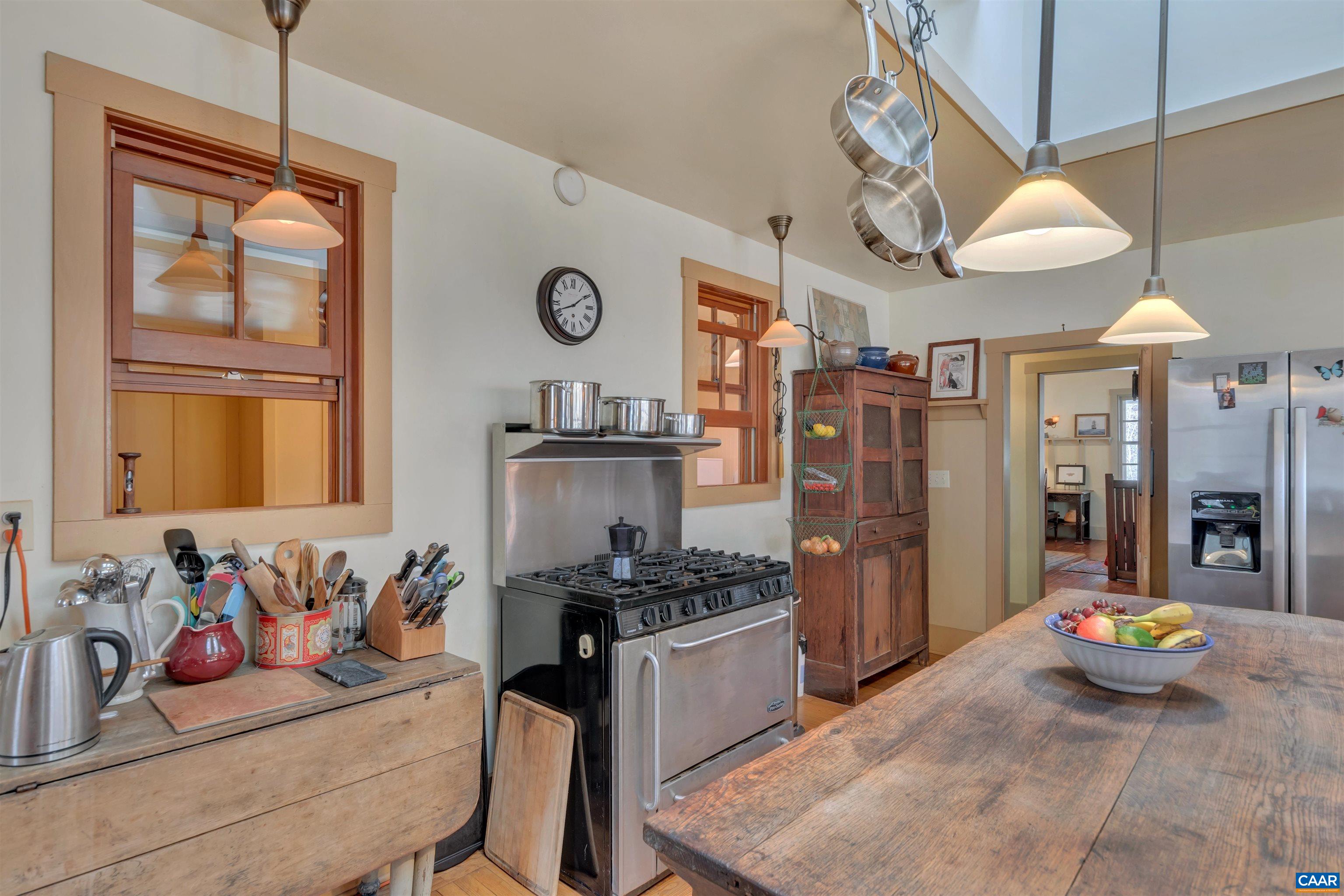 2761 JAMES RIVER RD