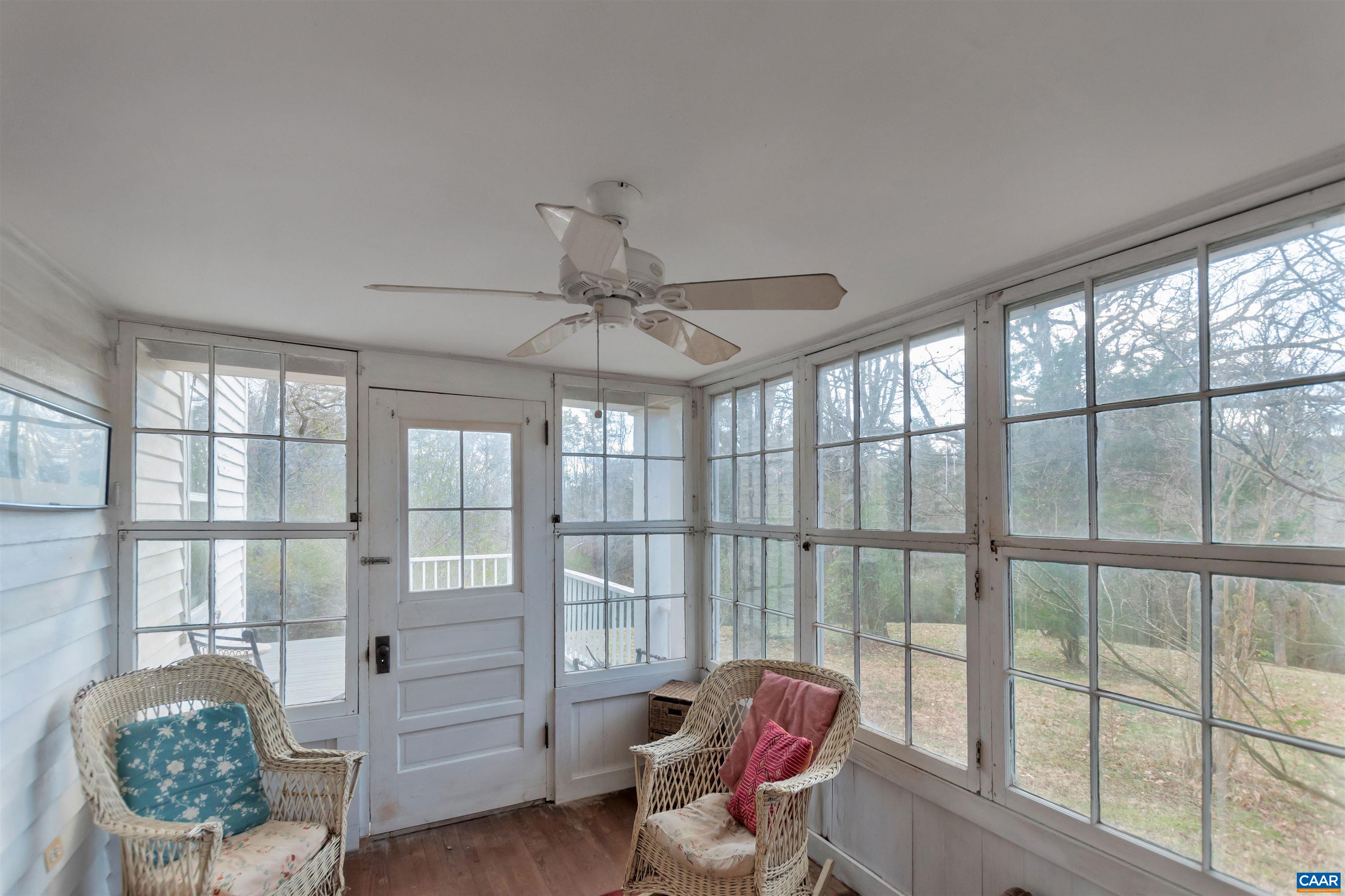 2761 JAMES RIVER RD