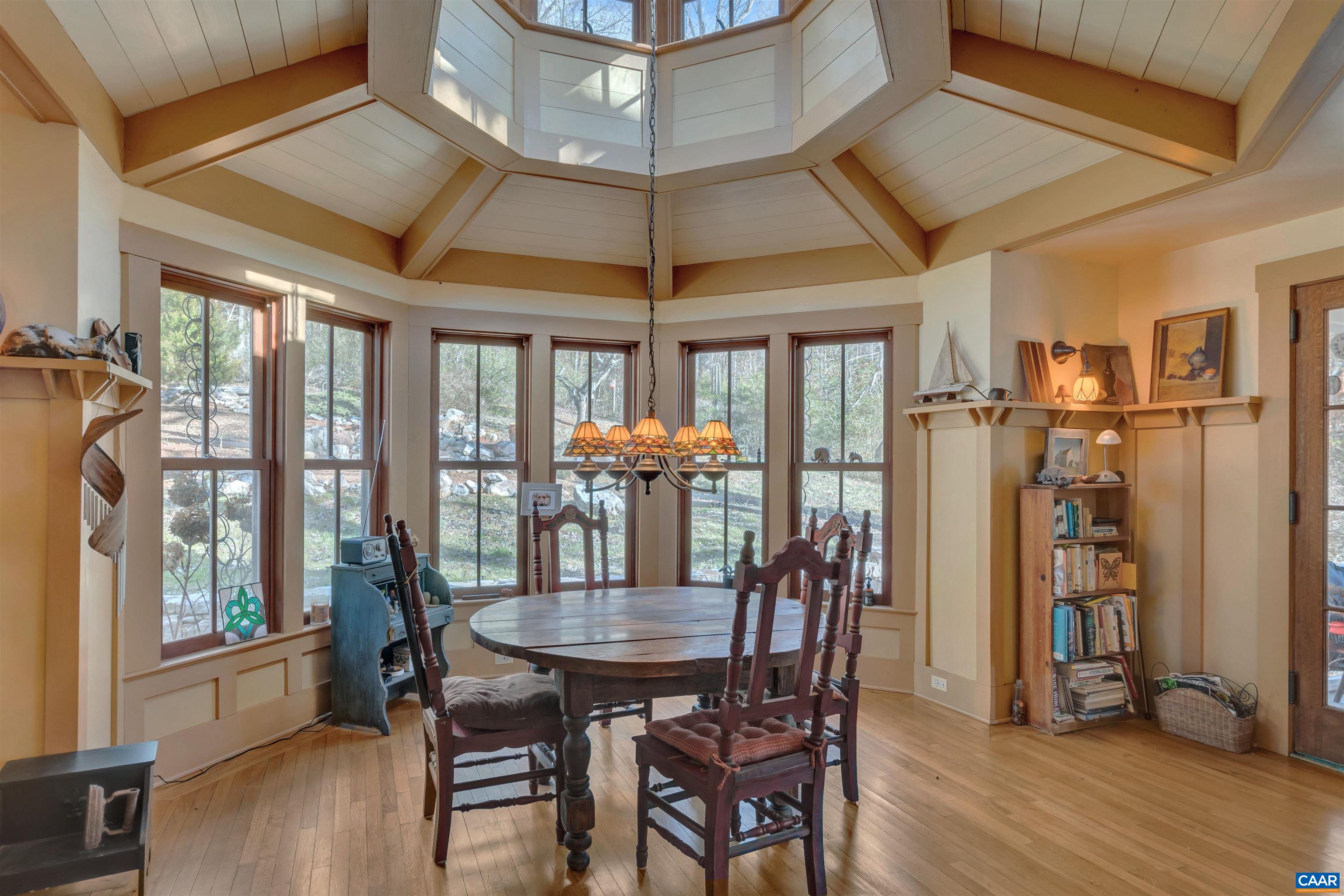 2761 JAMES RIVER RD