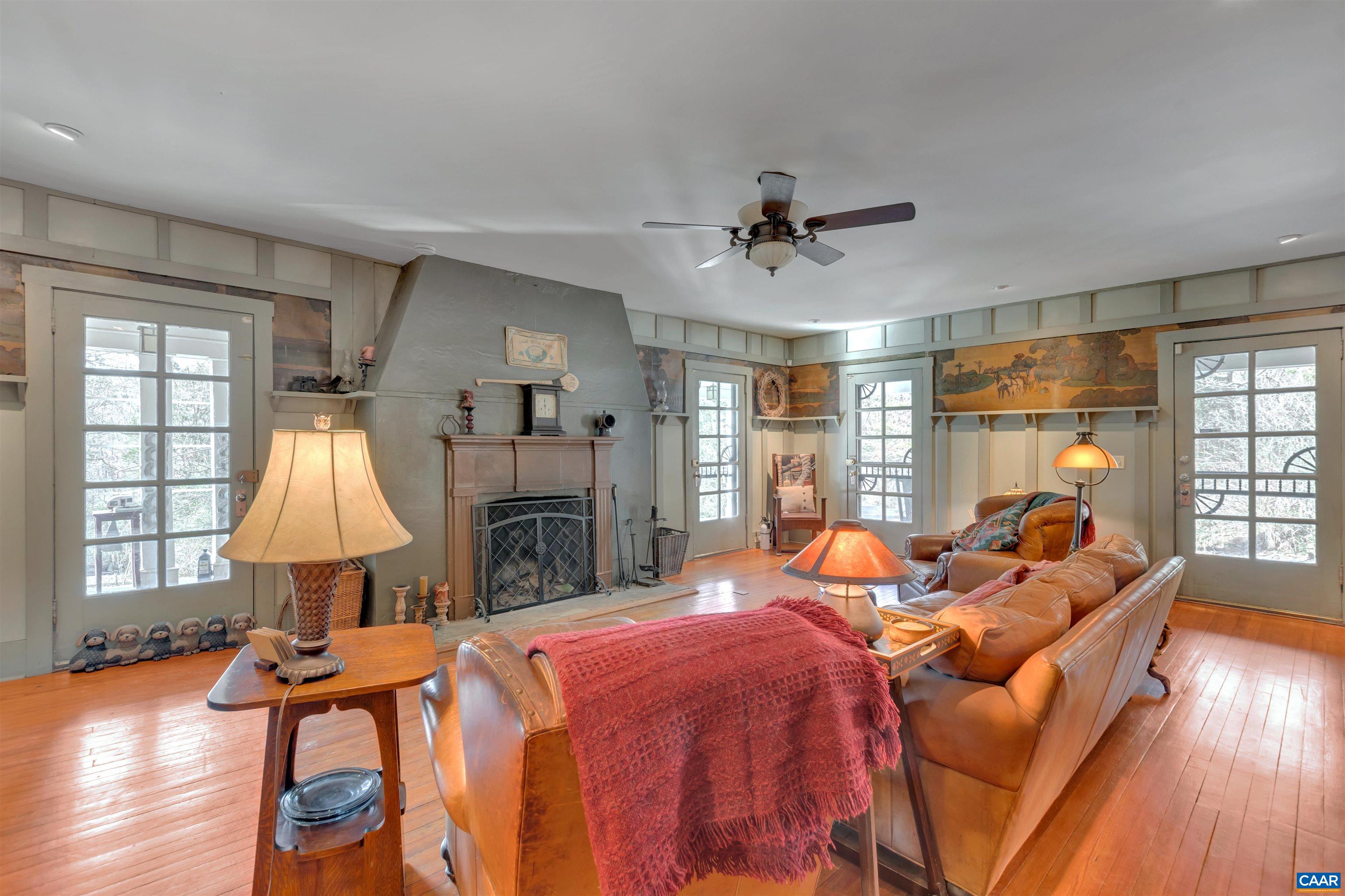 2761 JAMES RIVER RD