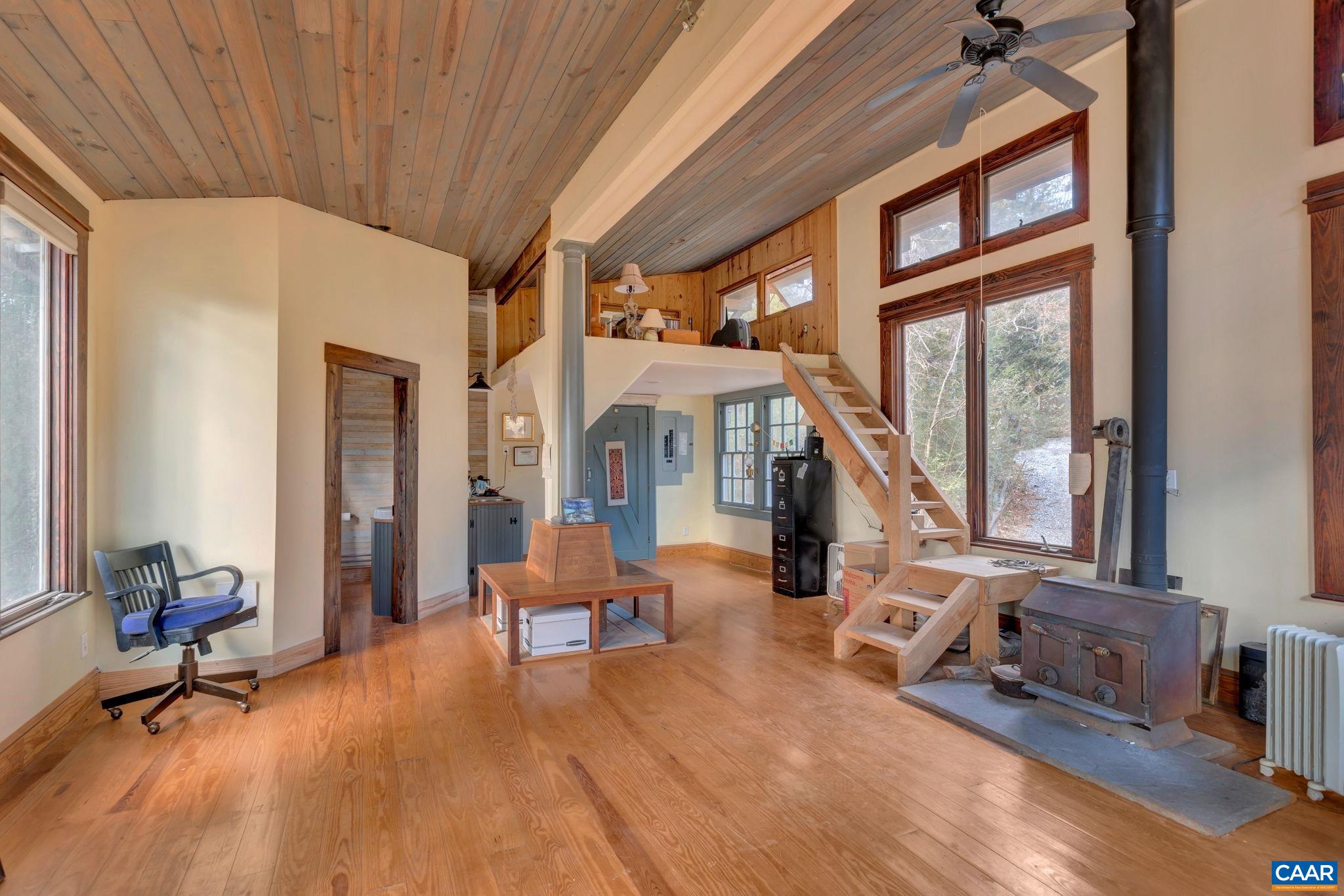 2761 JAMES RIVER RD