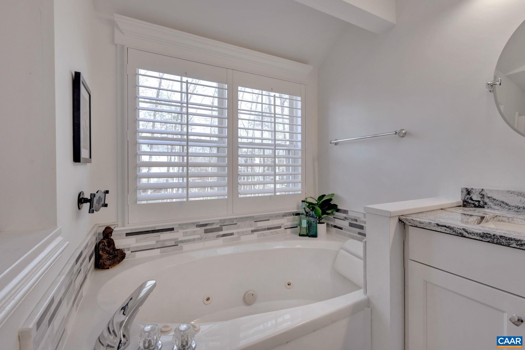 1159 RIVER OAKS LN