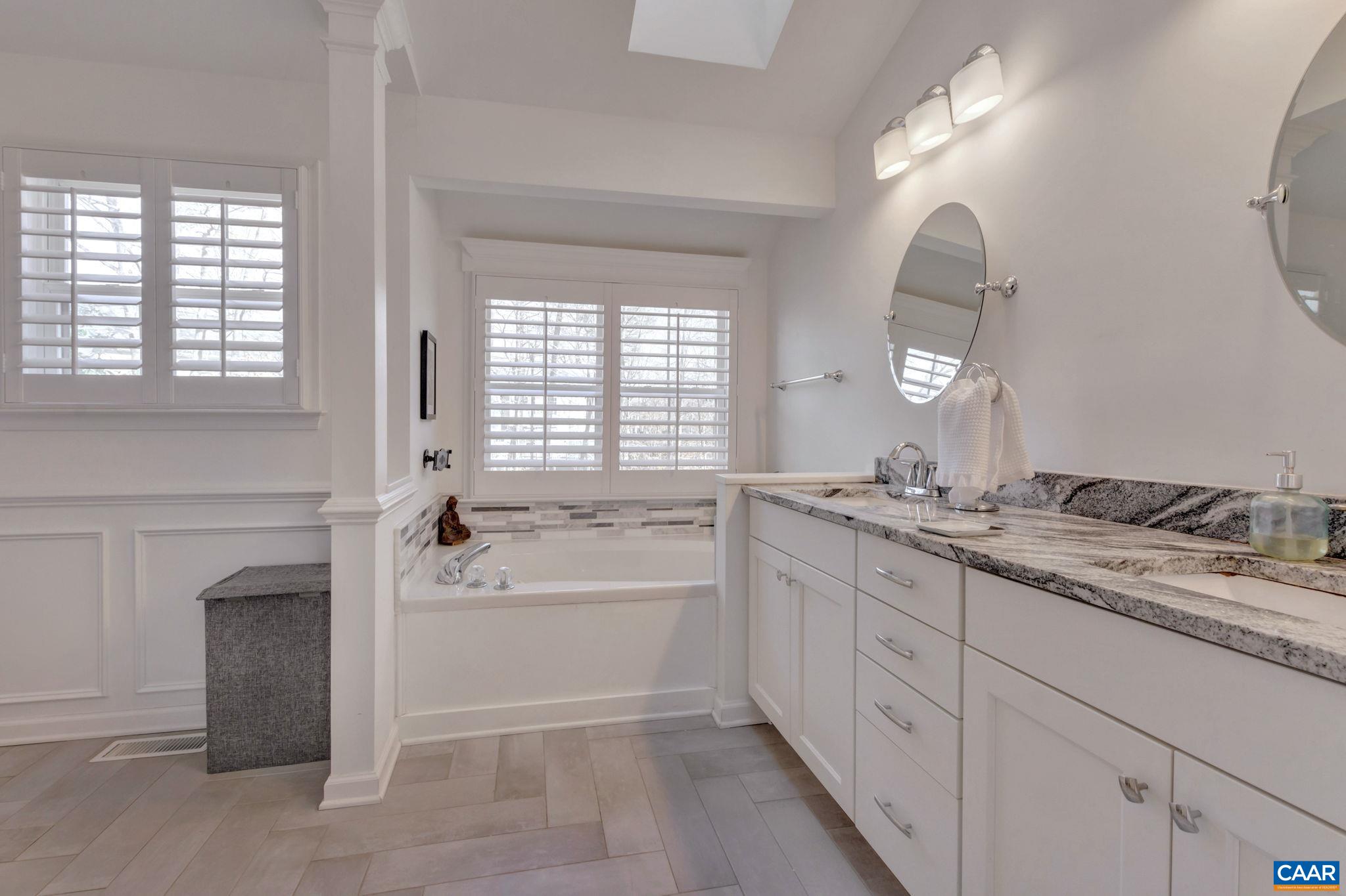 1159 RIVER OAKS LN