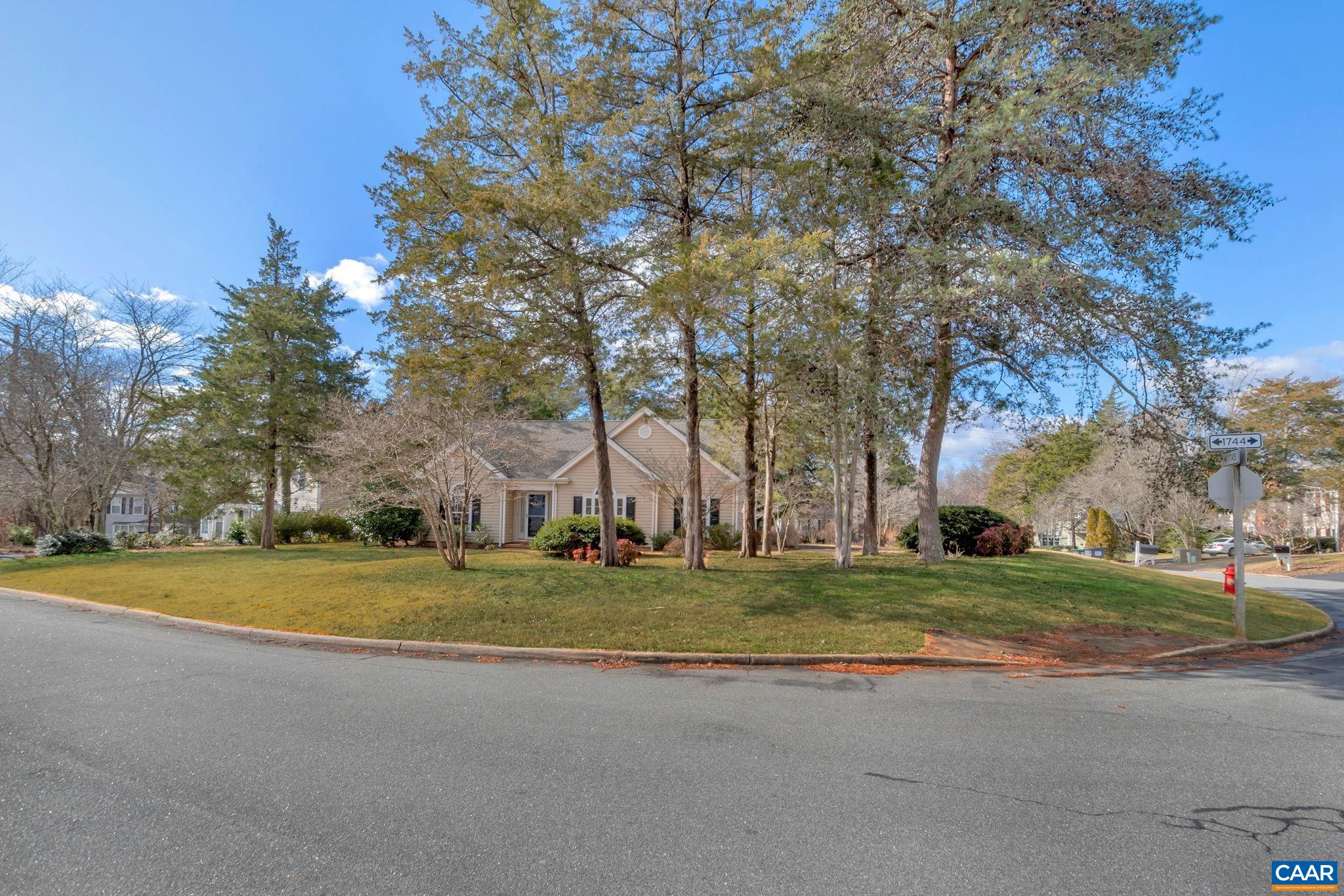 2071 WINTERFIELD CIR