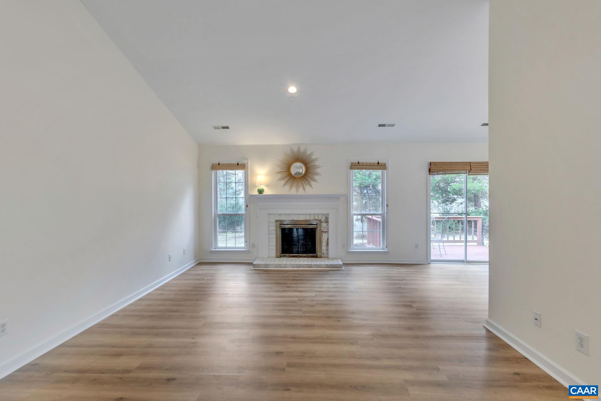 2071 WINTERFIELD CIR