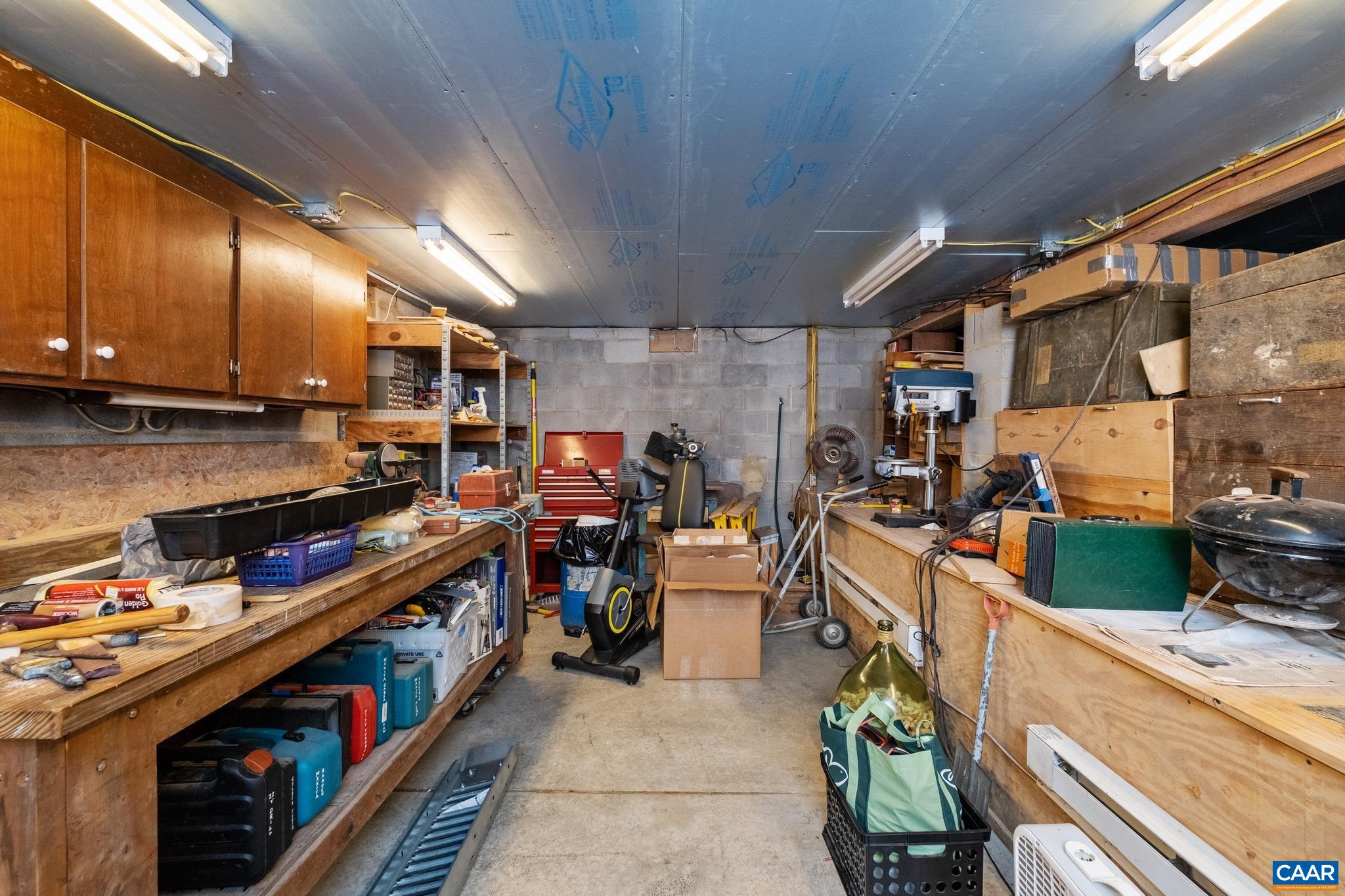 75 HICKORYNUT RD