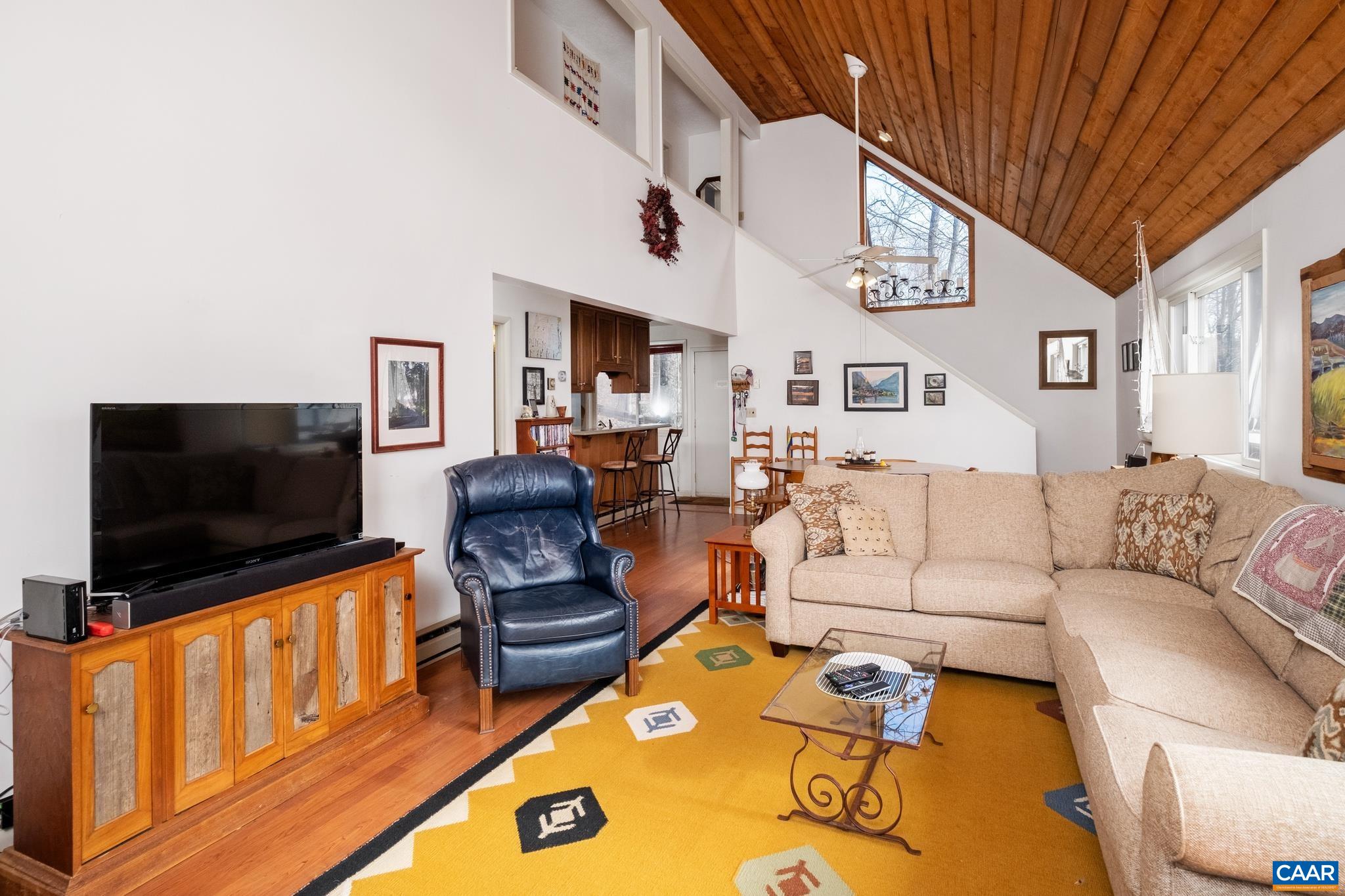 75 HICKORYNUT RD