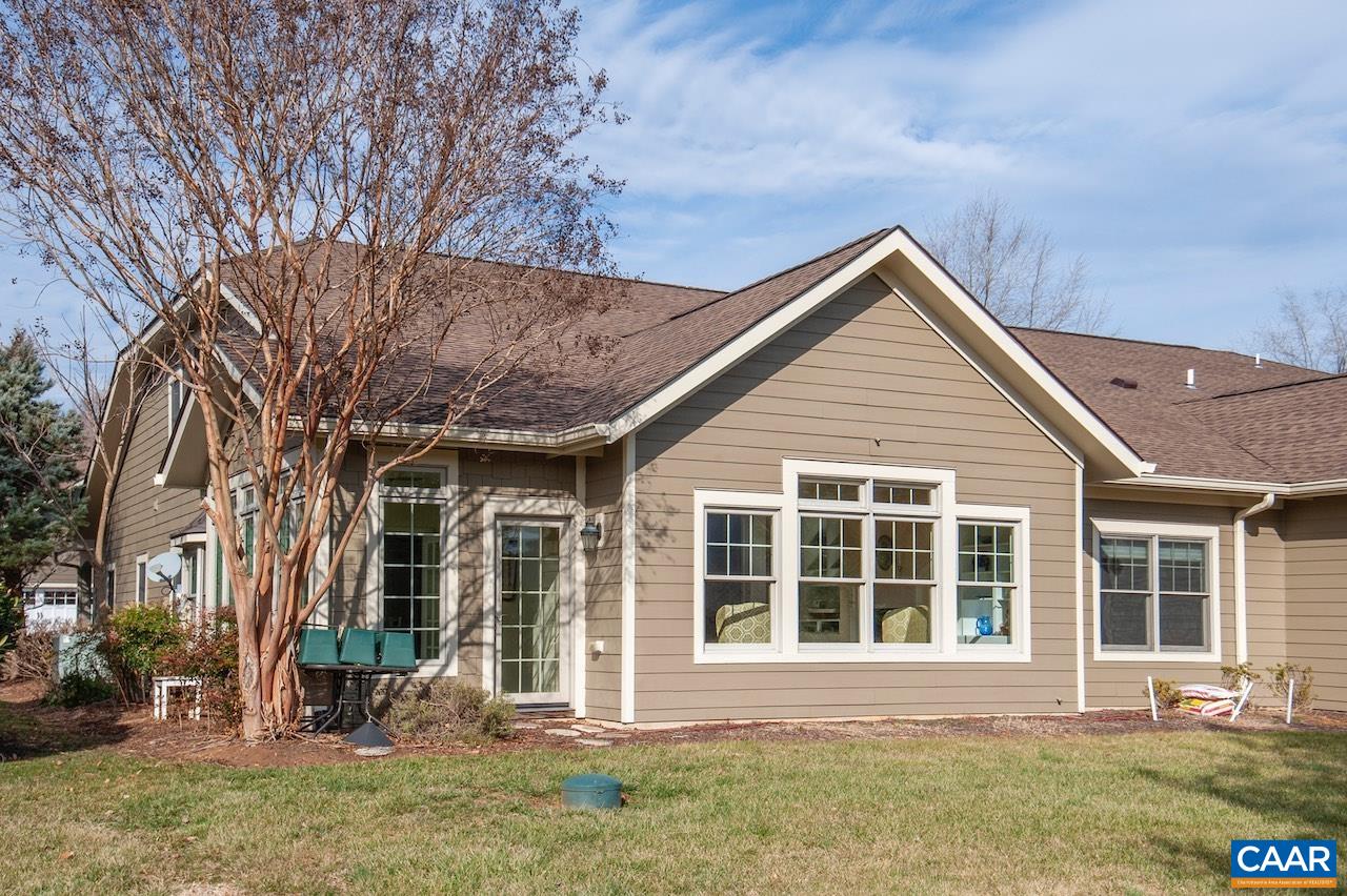 165 ROSEWOOD DR