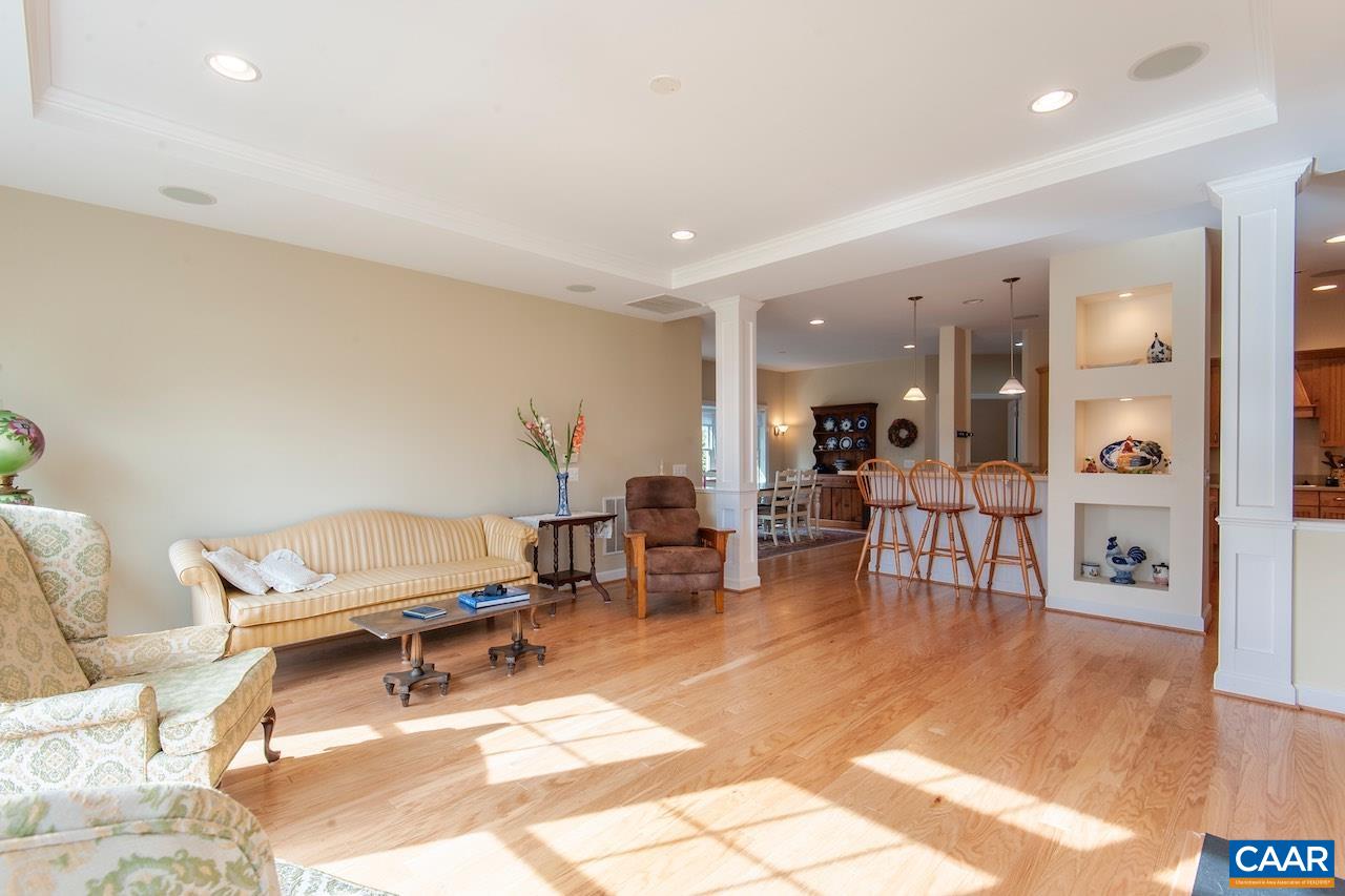 165 ROSEWOOD DR