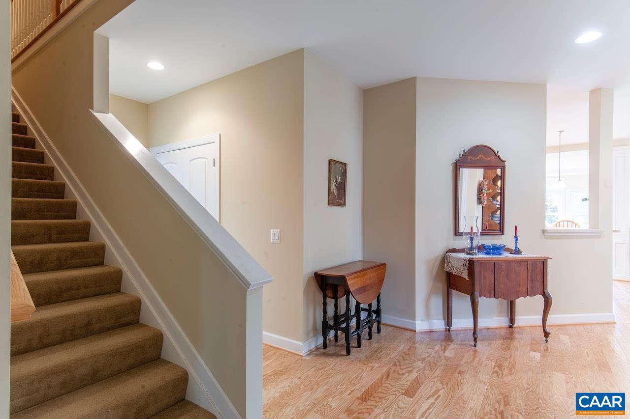 165 ROSEWOOD DR