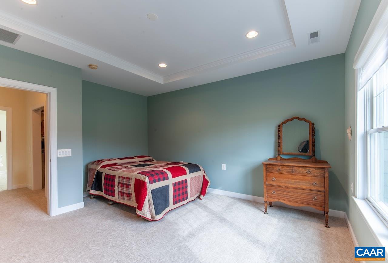 165 ROSEWOOD DR