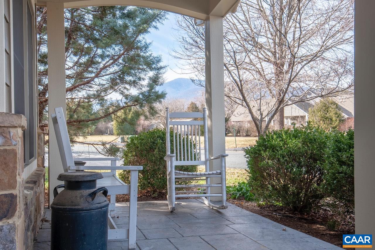 165 ROSEWOOD DR