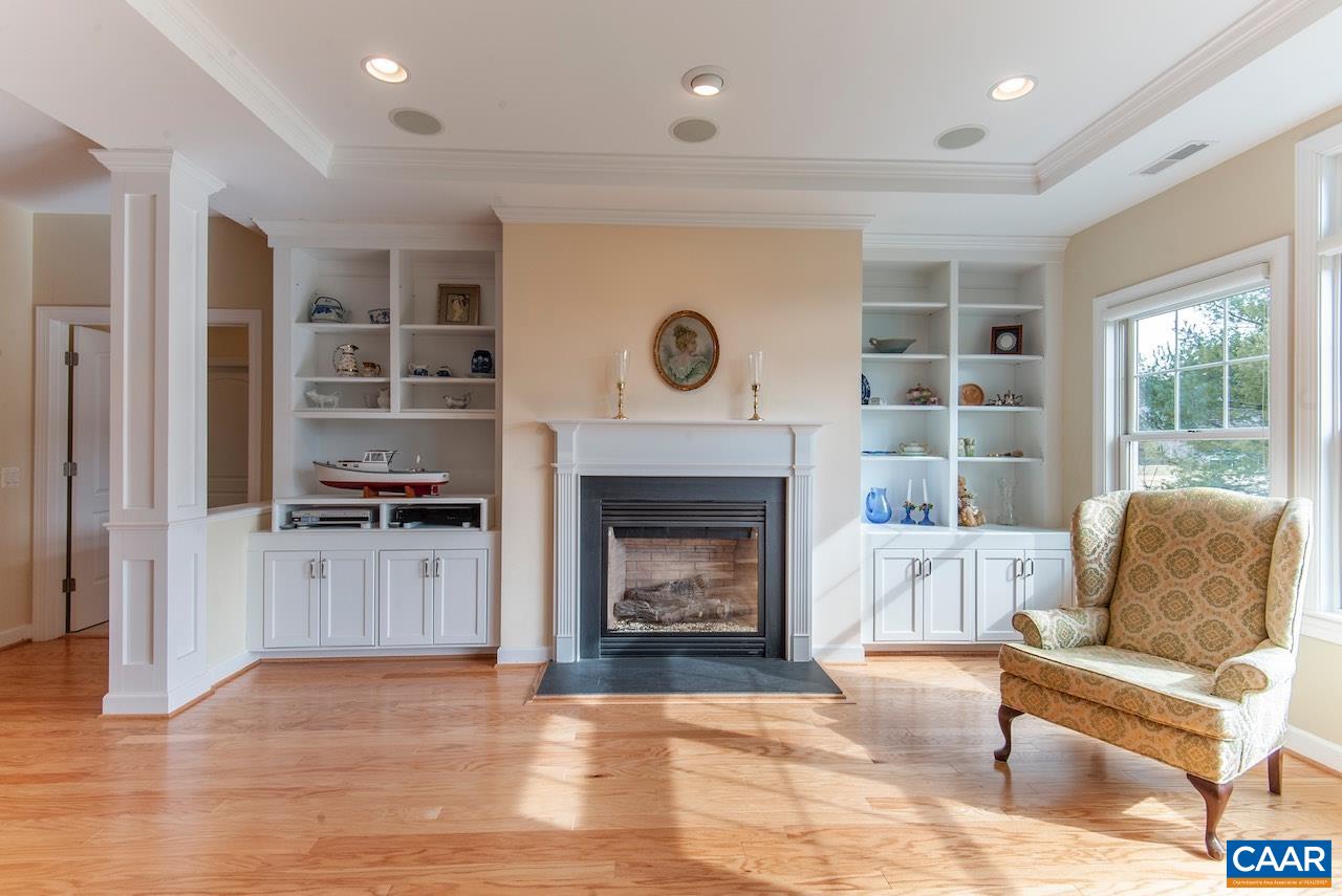 165 ROSEWOOD DR