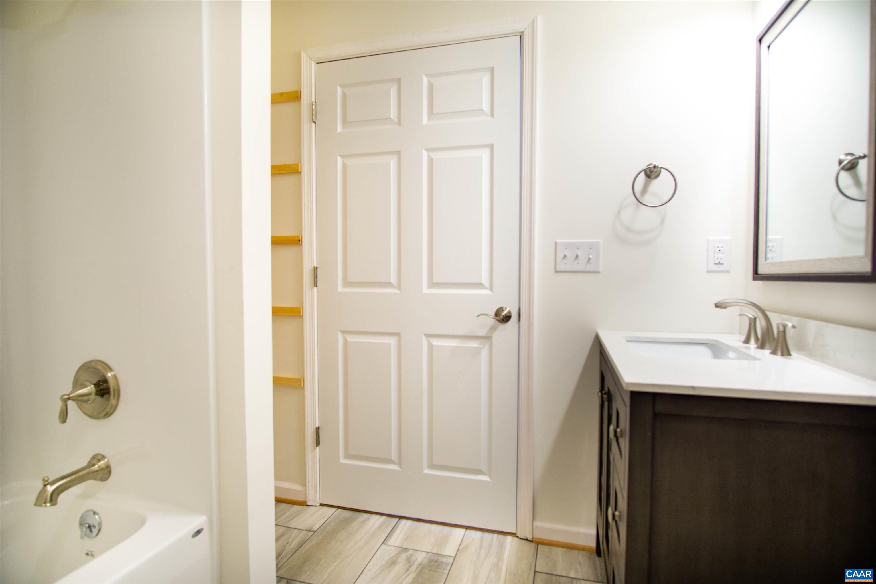51 E DAFFODIL DR