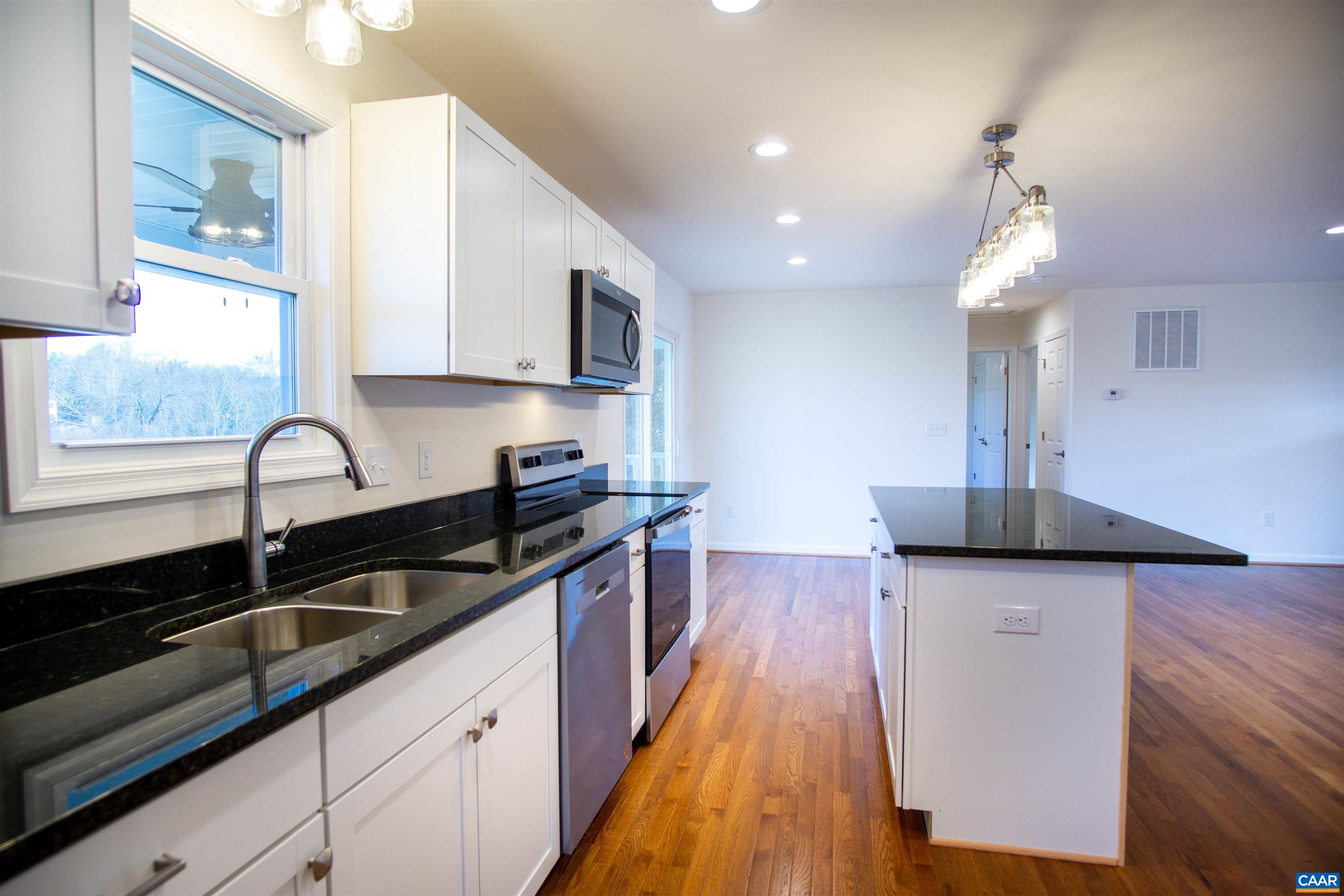 51 E DAFFODIL DR