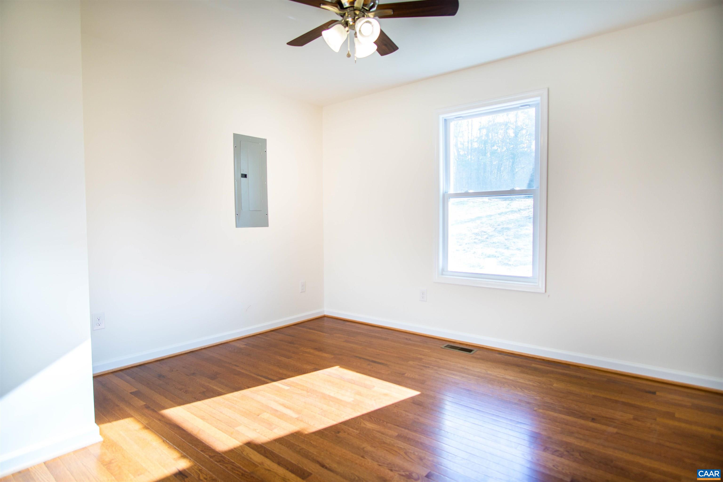 51 E DAFFODIL DR