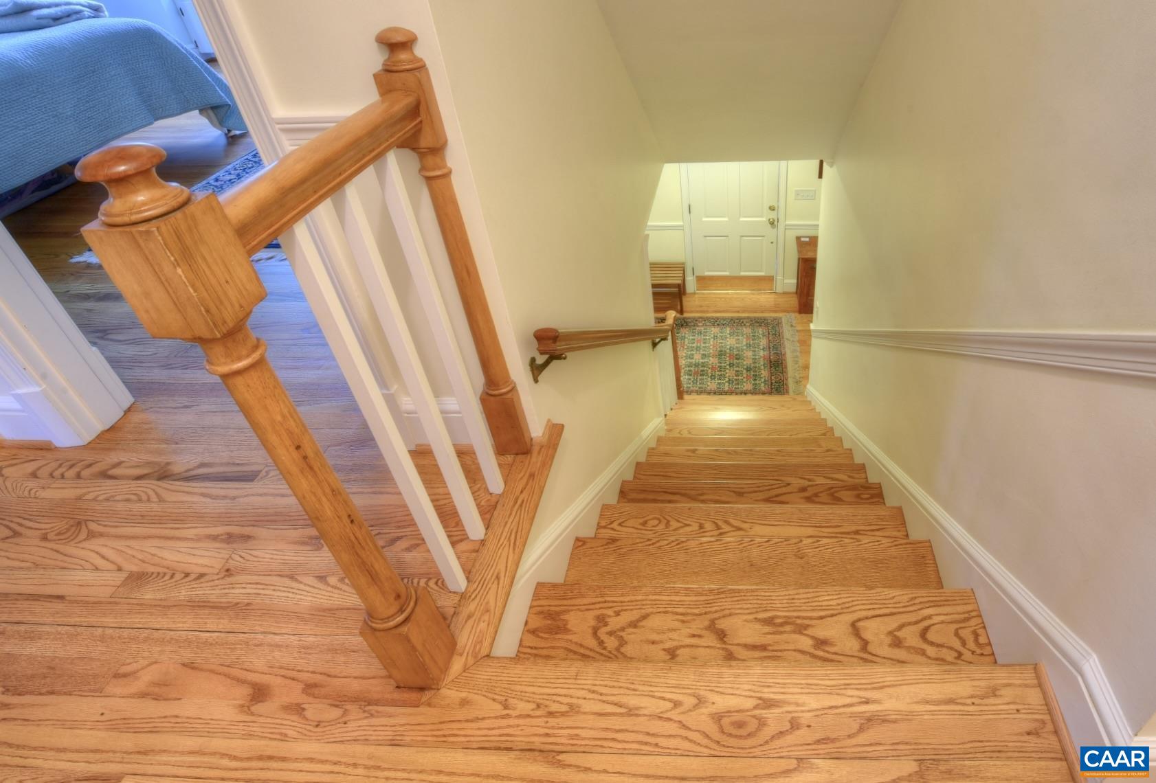 1601 JAMESTOWN DR