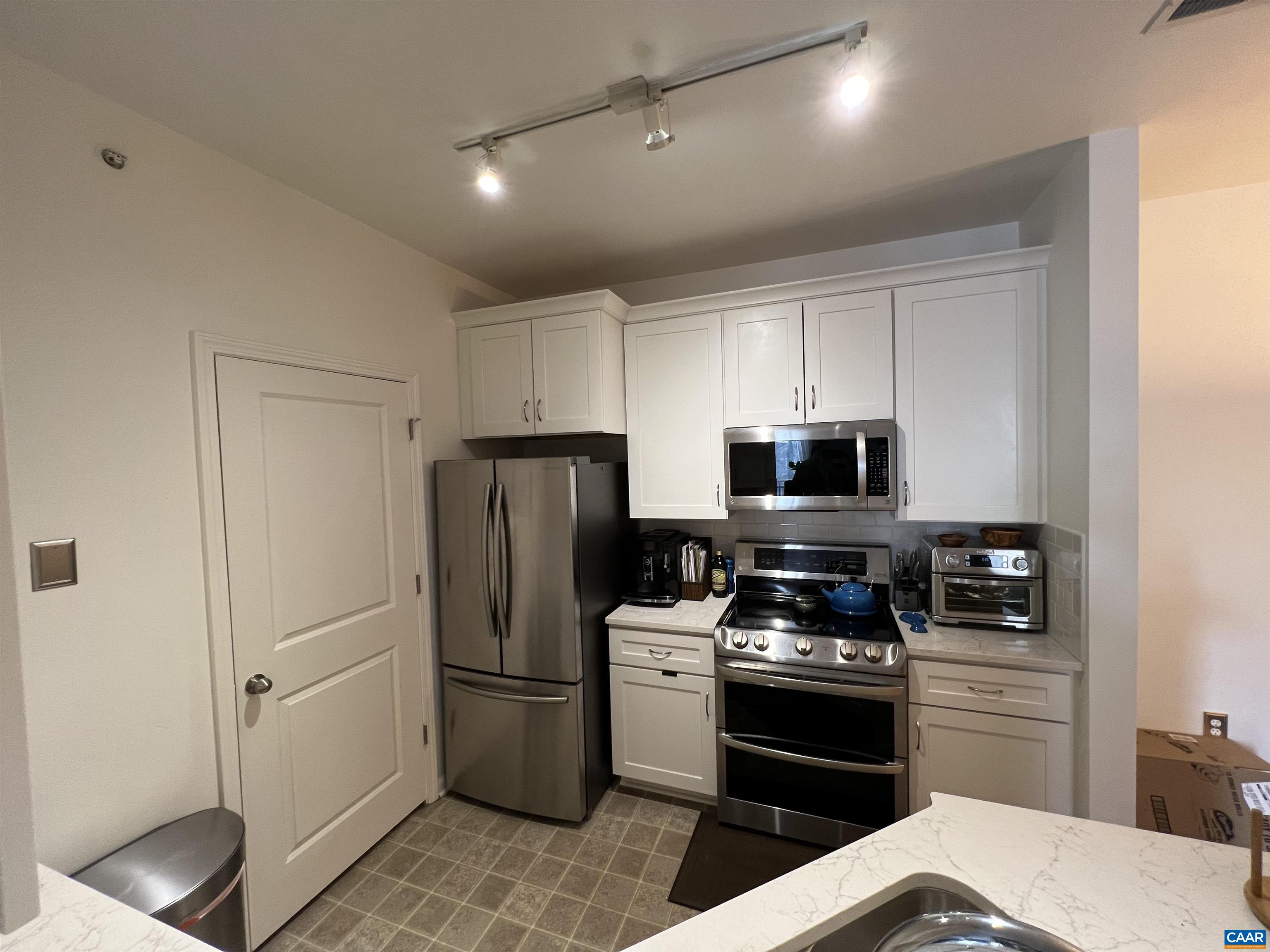 740 WALKER SQ Unit: 3a