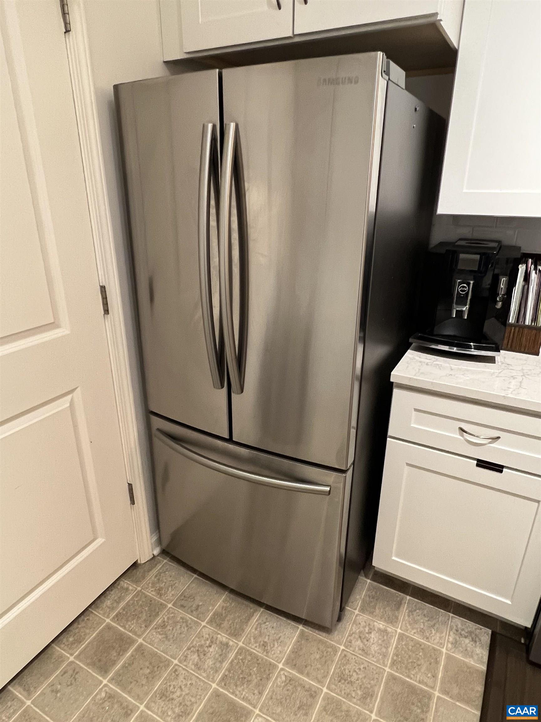 740 WALKER SQ Unit: 3a
