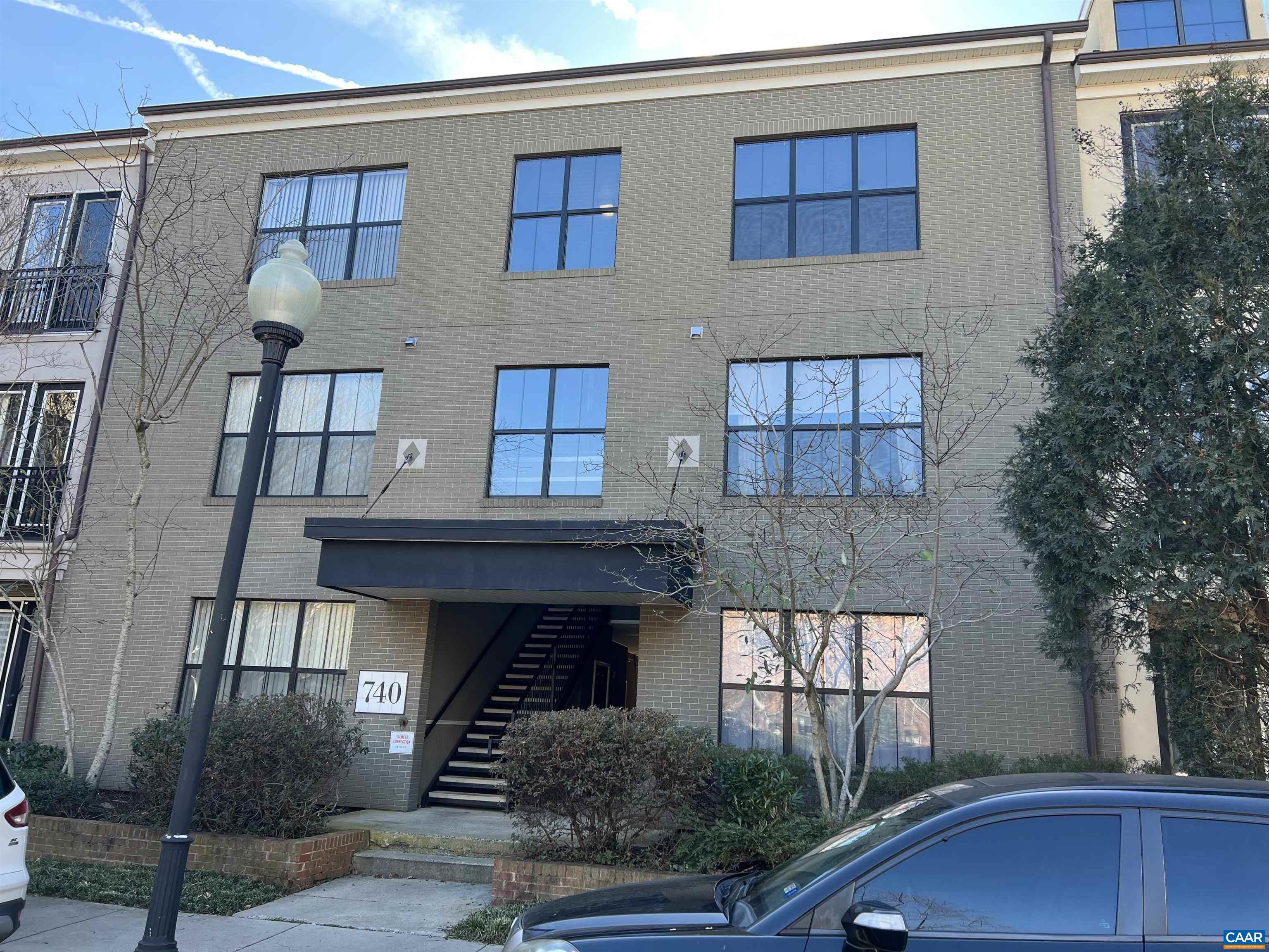 740 WALKER SQ Unit: 3a