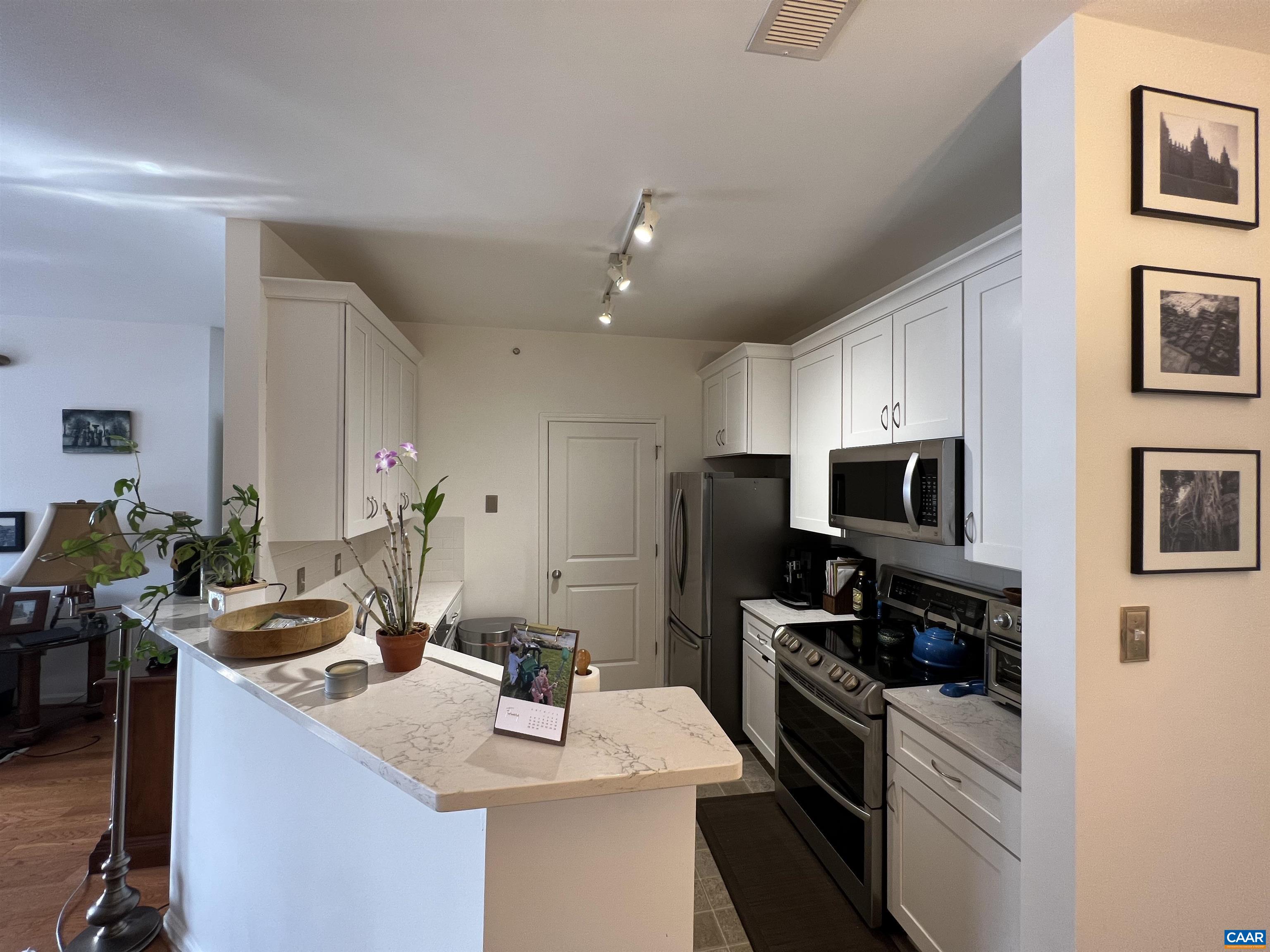 740 WALKER SQ Unit: 3a