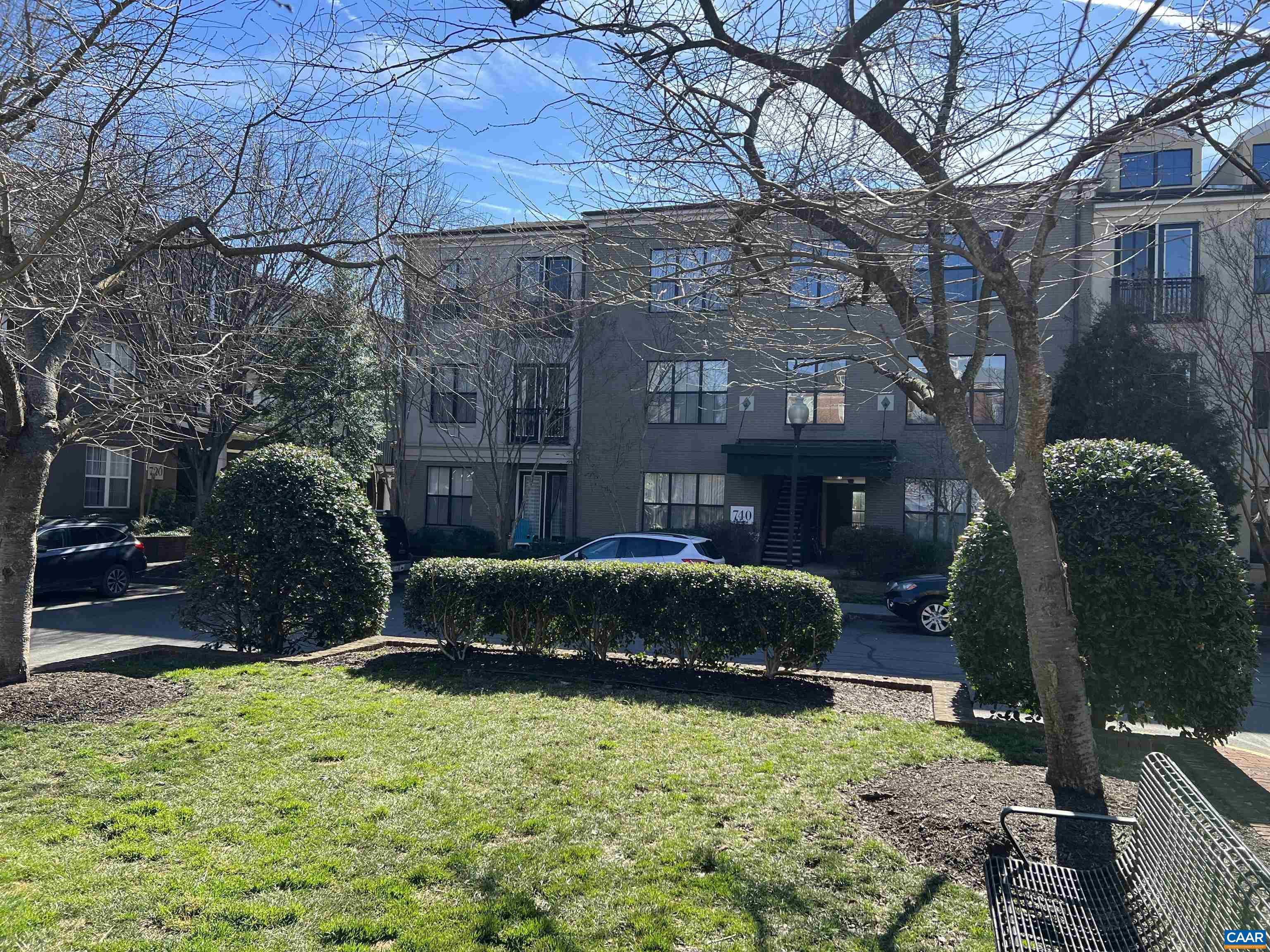 740 WALKER SQ Unit: 3a