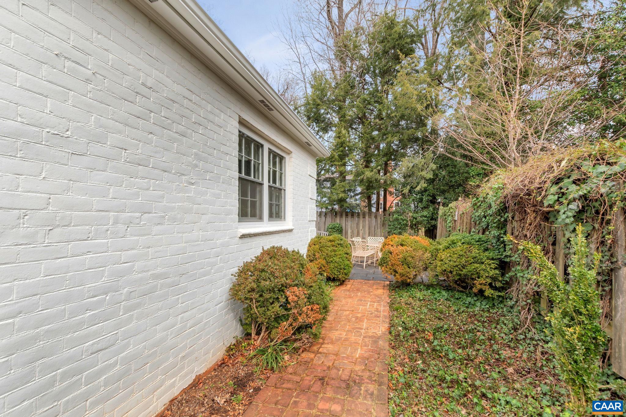 1815 WINSTON RD