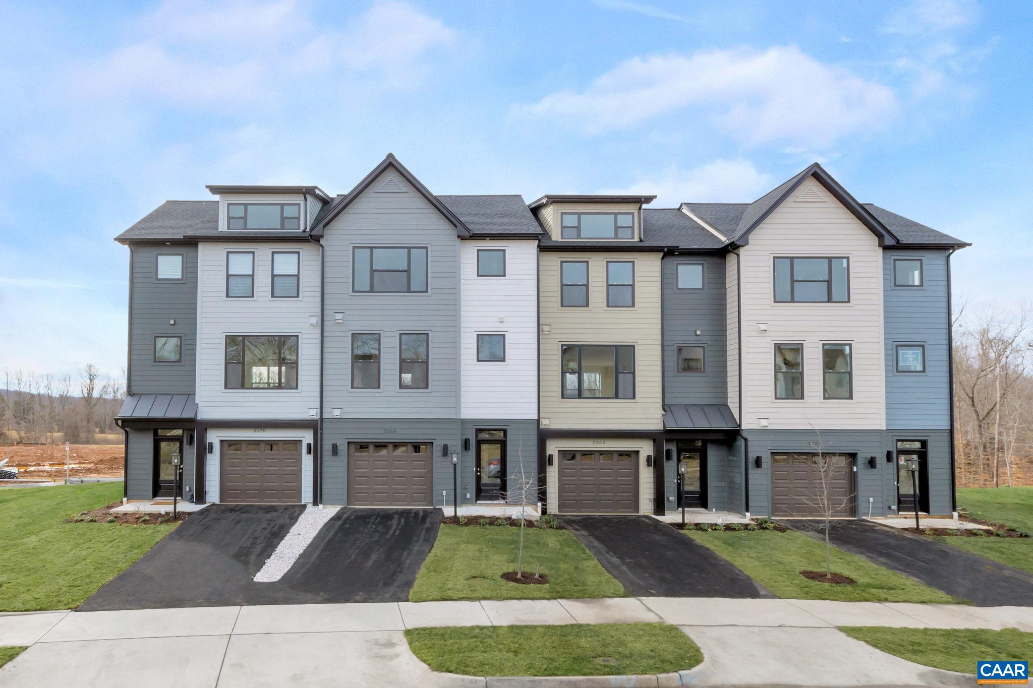2268 FOWLER CIR