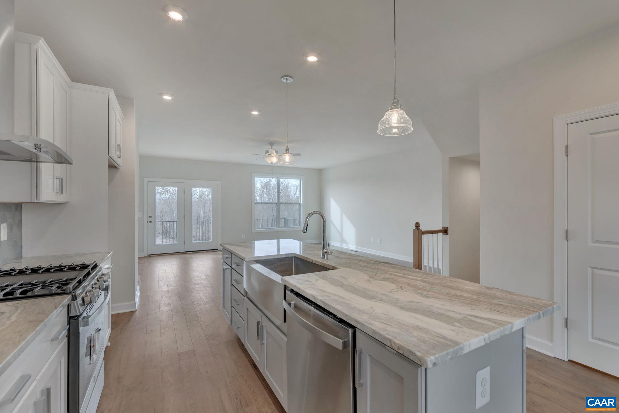 2268 FOWLER CIR