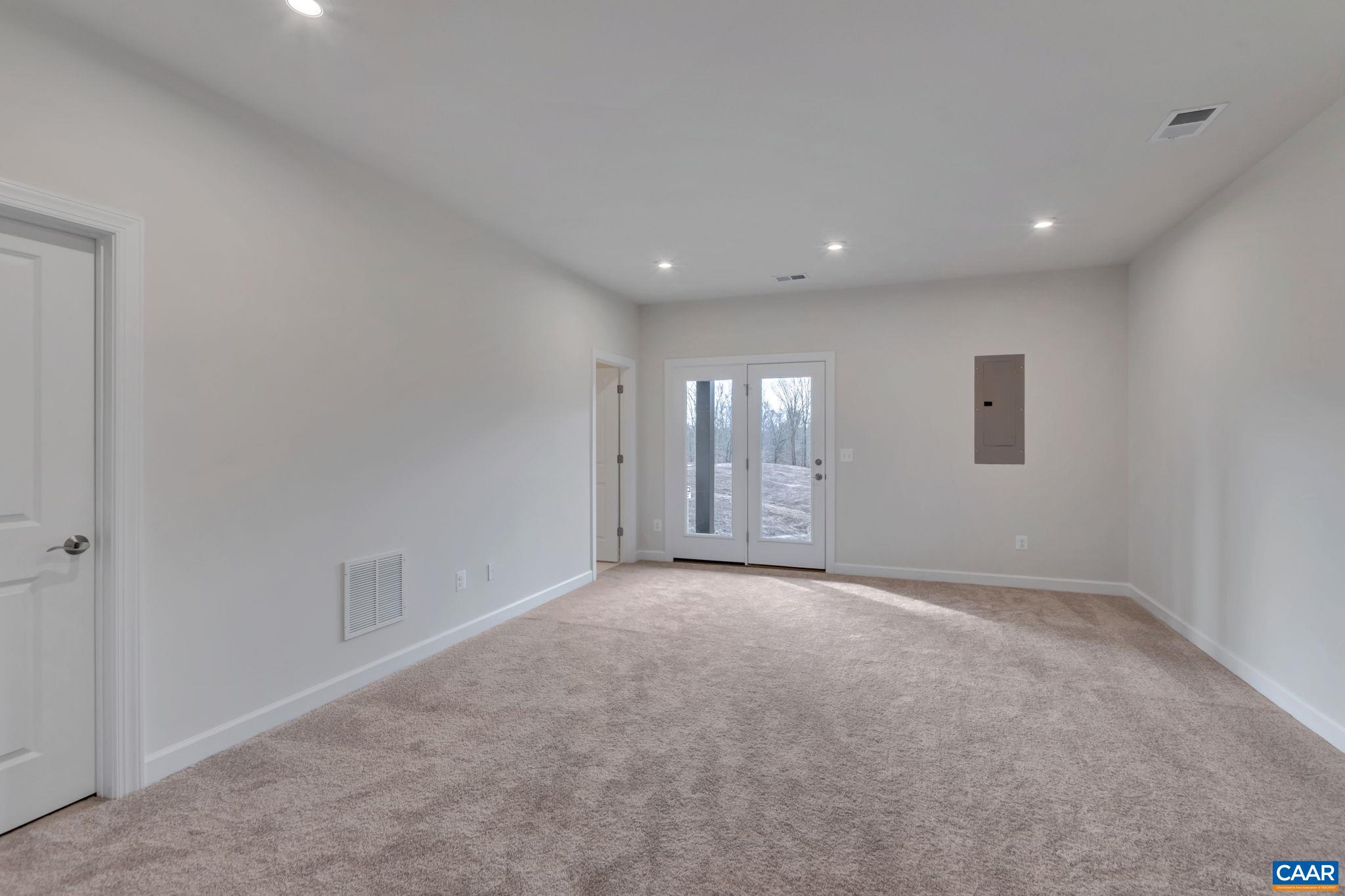 2268 FOWLER CIR