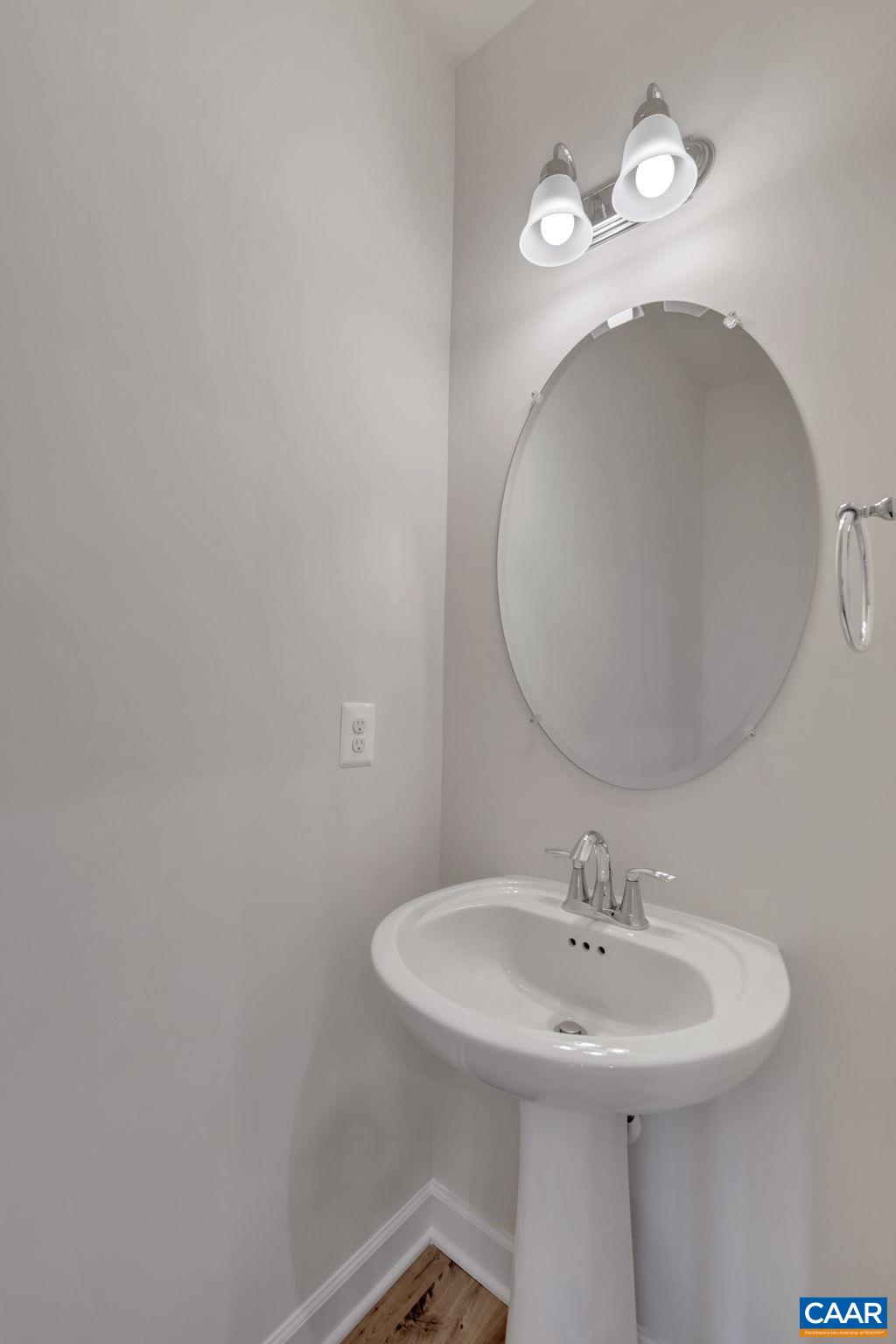 2268 FOWLER CIR