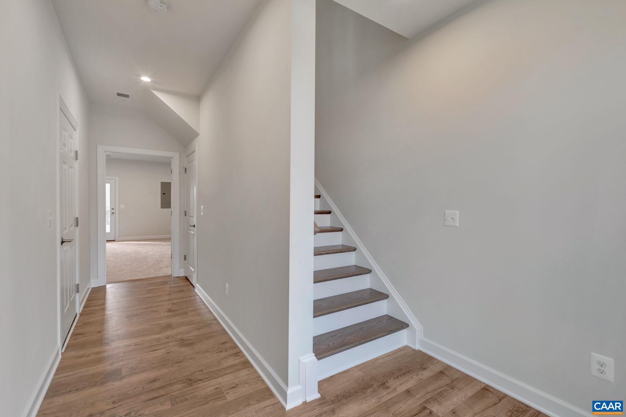 2268 FOWLER CIR