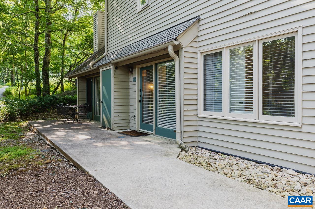 2201 TANNERS RIDGE CONDOS