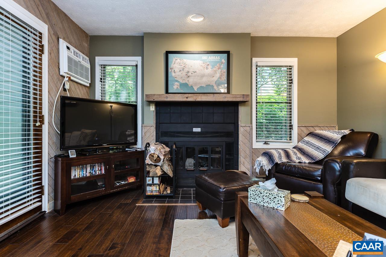 2201 TANNERS RIDGE CONDOS