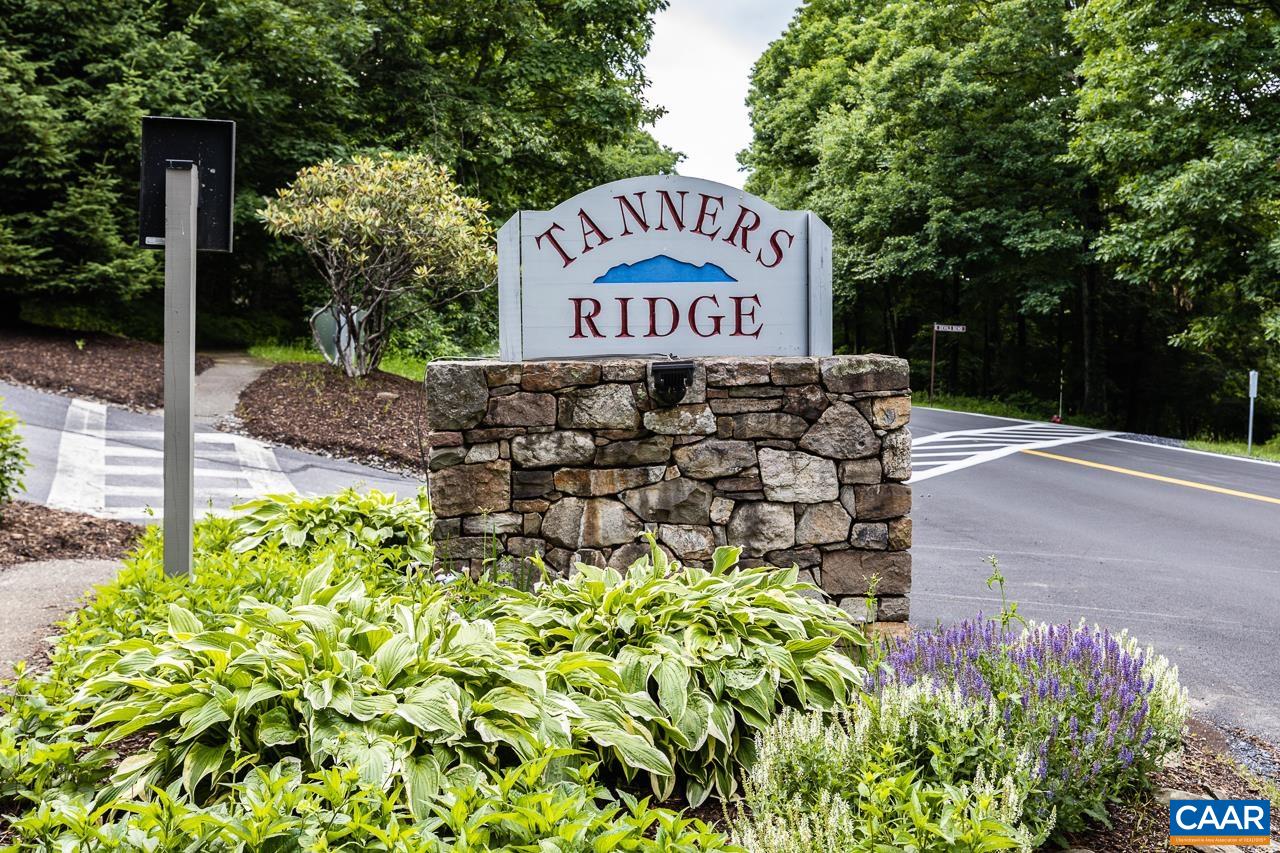 2201 TANNERS RIDGE CONDOS