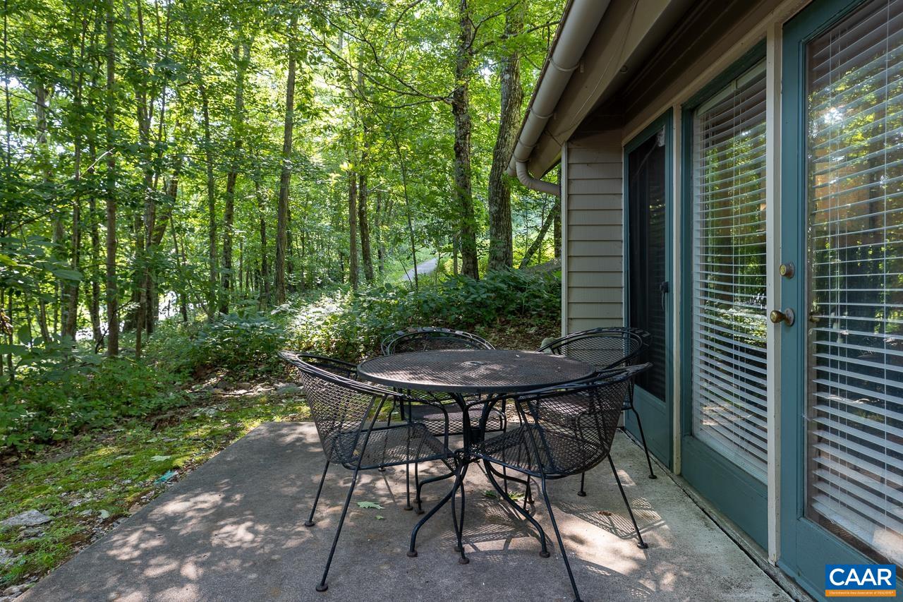 2201 TANNERS RIDGE CONDOS