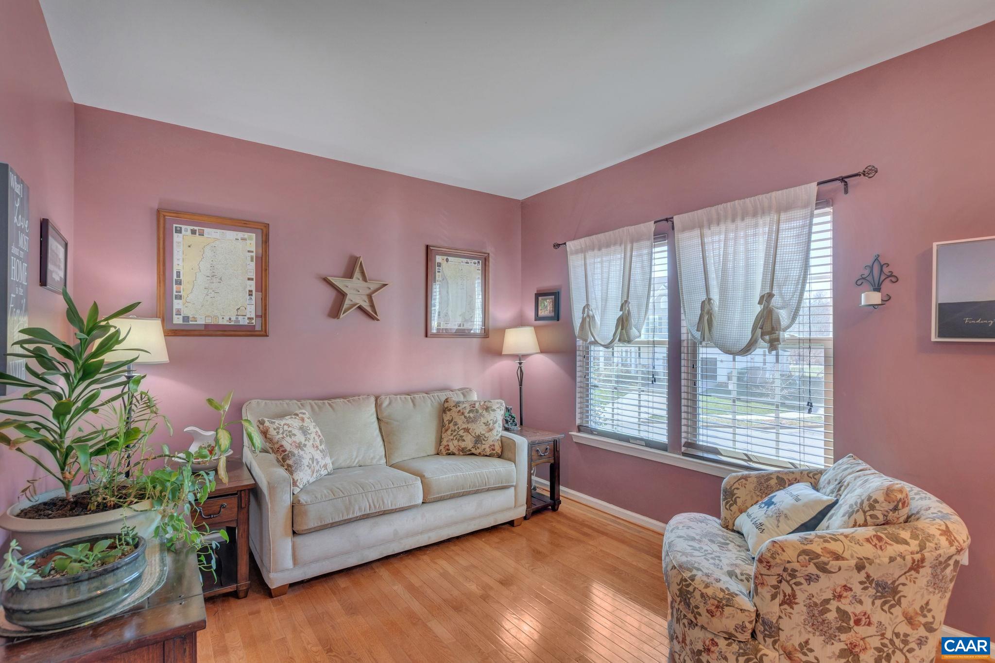2216 KENDALL CT