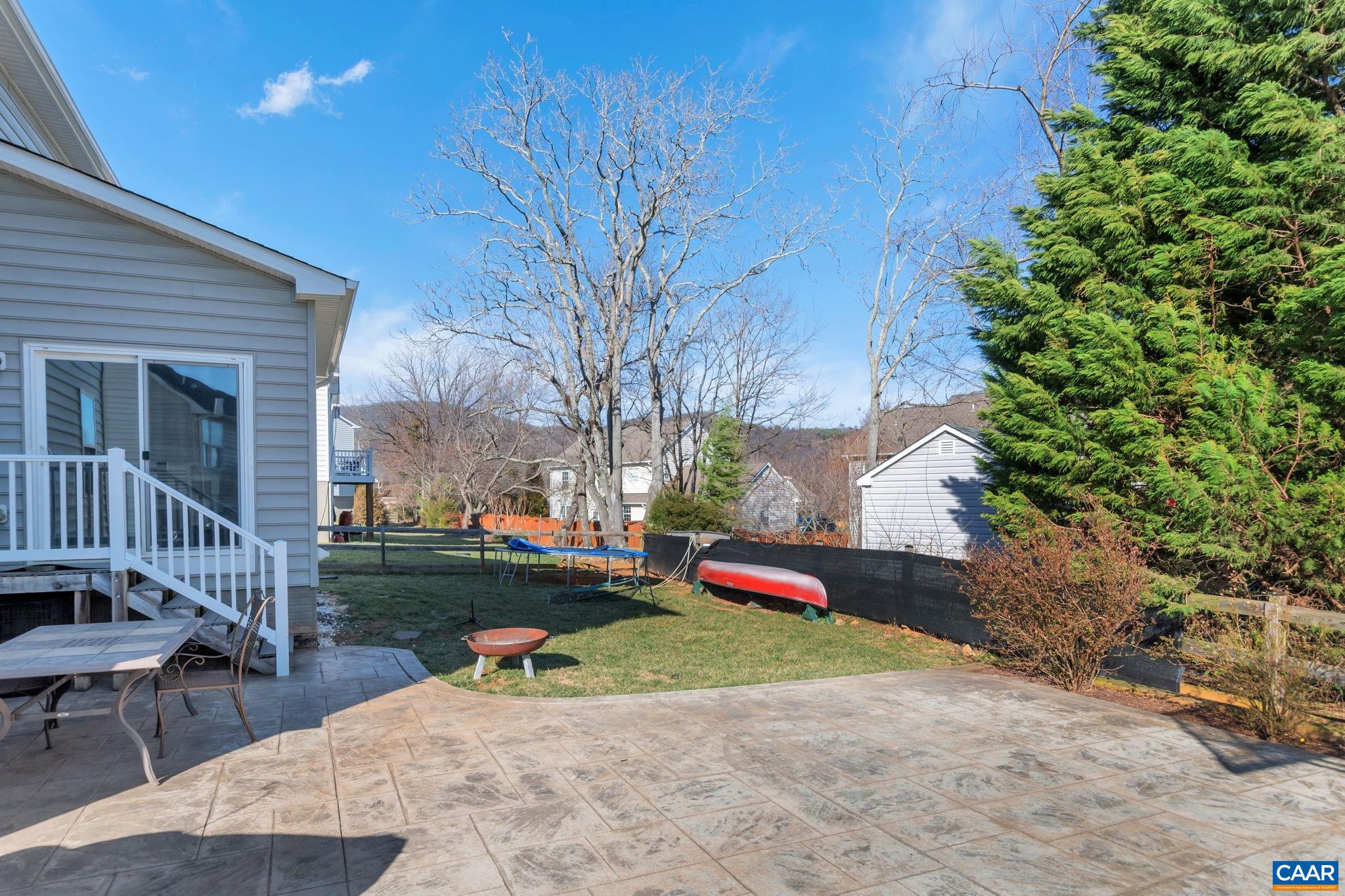 2216 KENDALL CT
