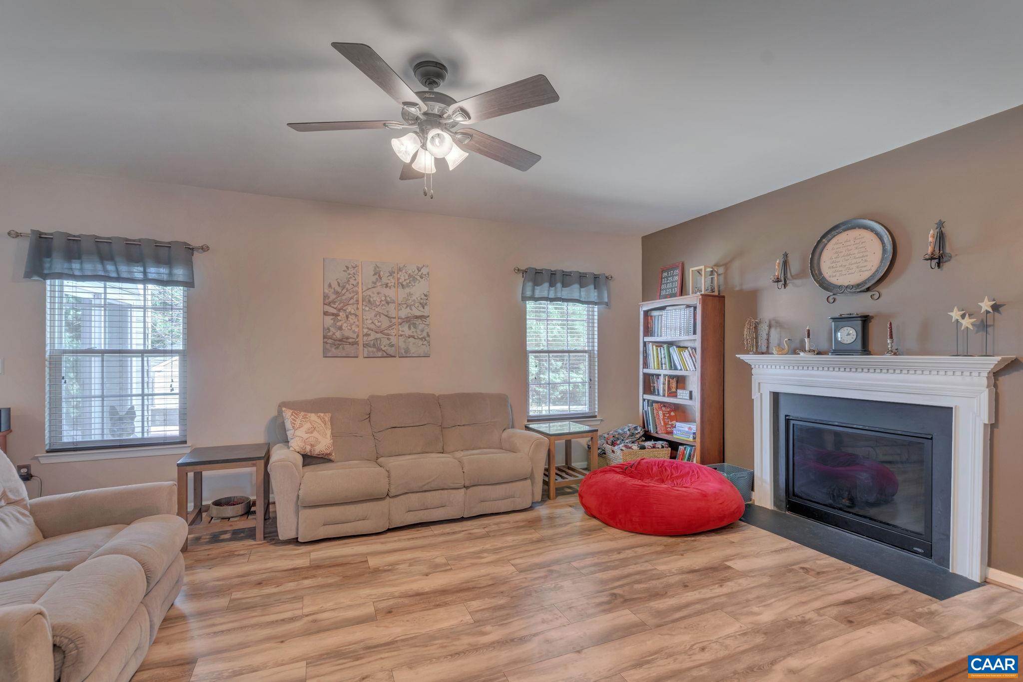 2216 KENDALL CT