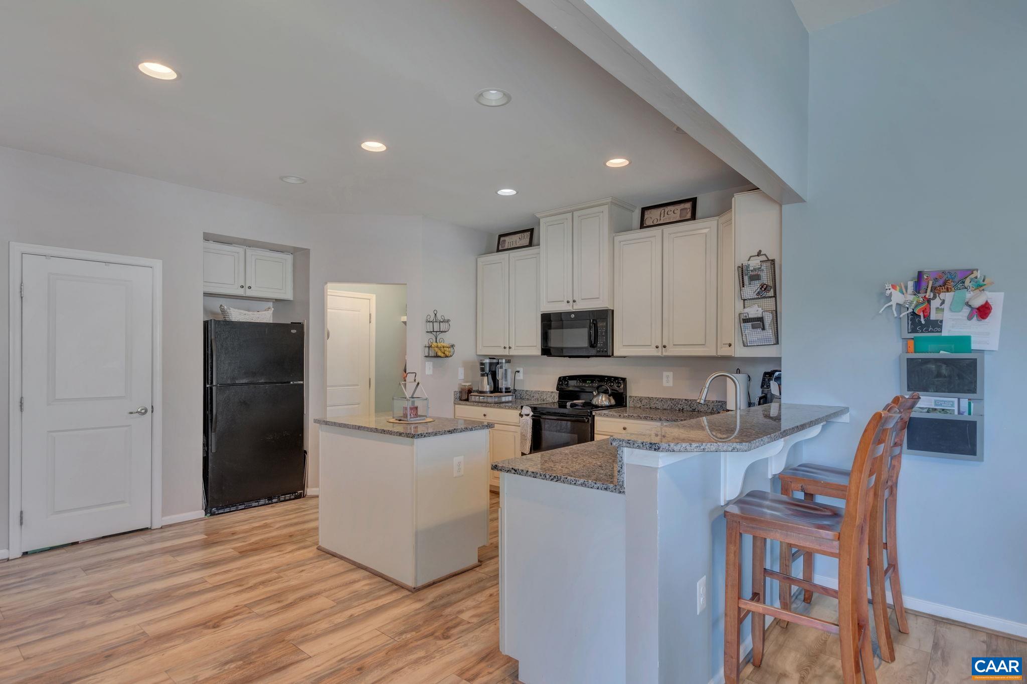2216 KENDALL CT