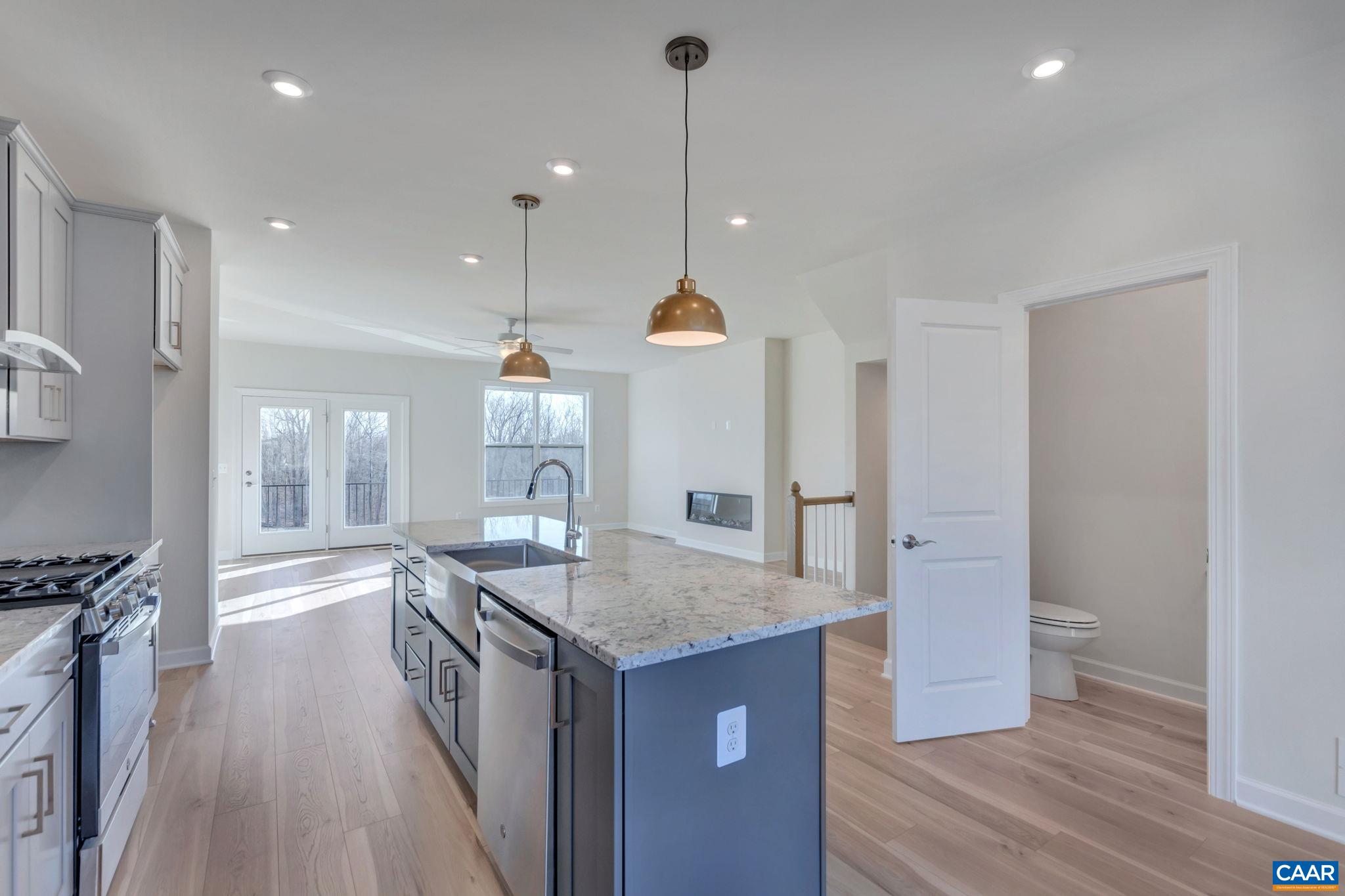 2266 FOWLER CIR