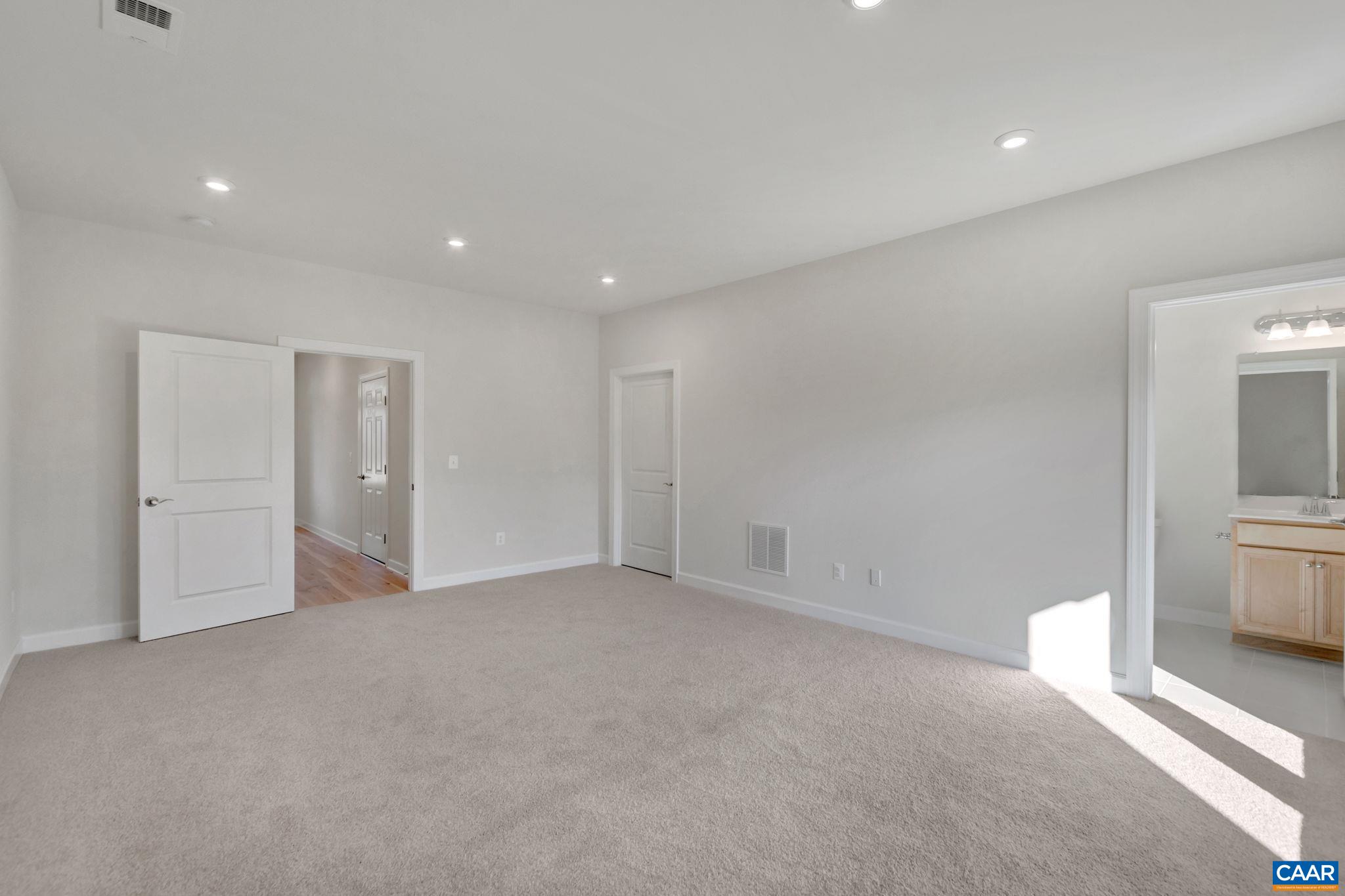 2266 FOWLER CIR
