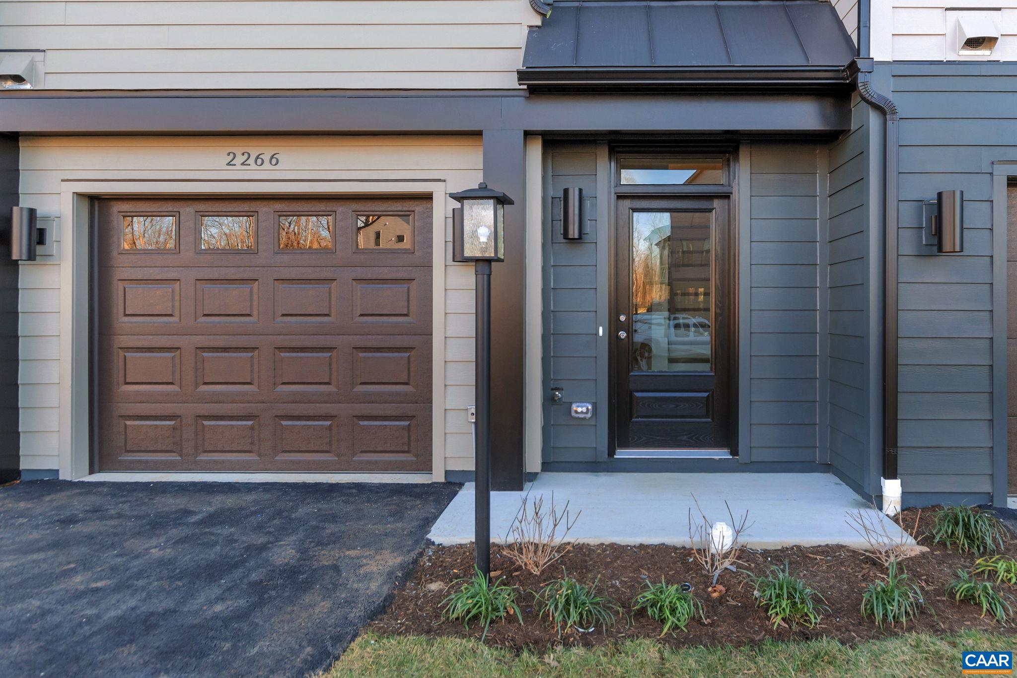 2266 FOWLER CIR