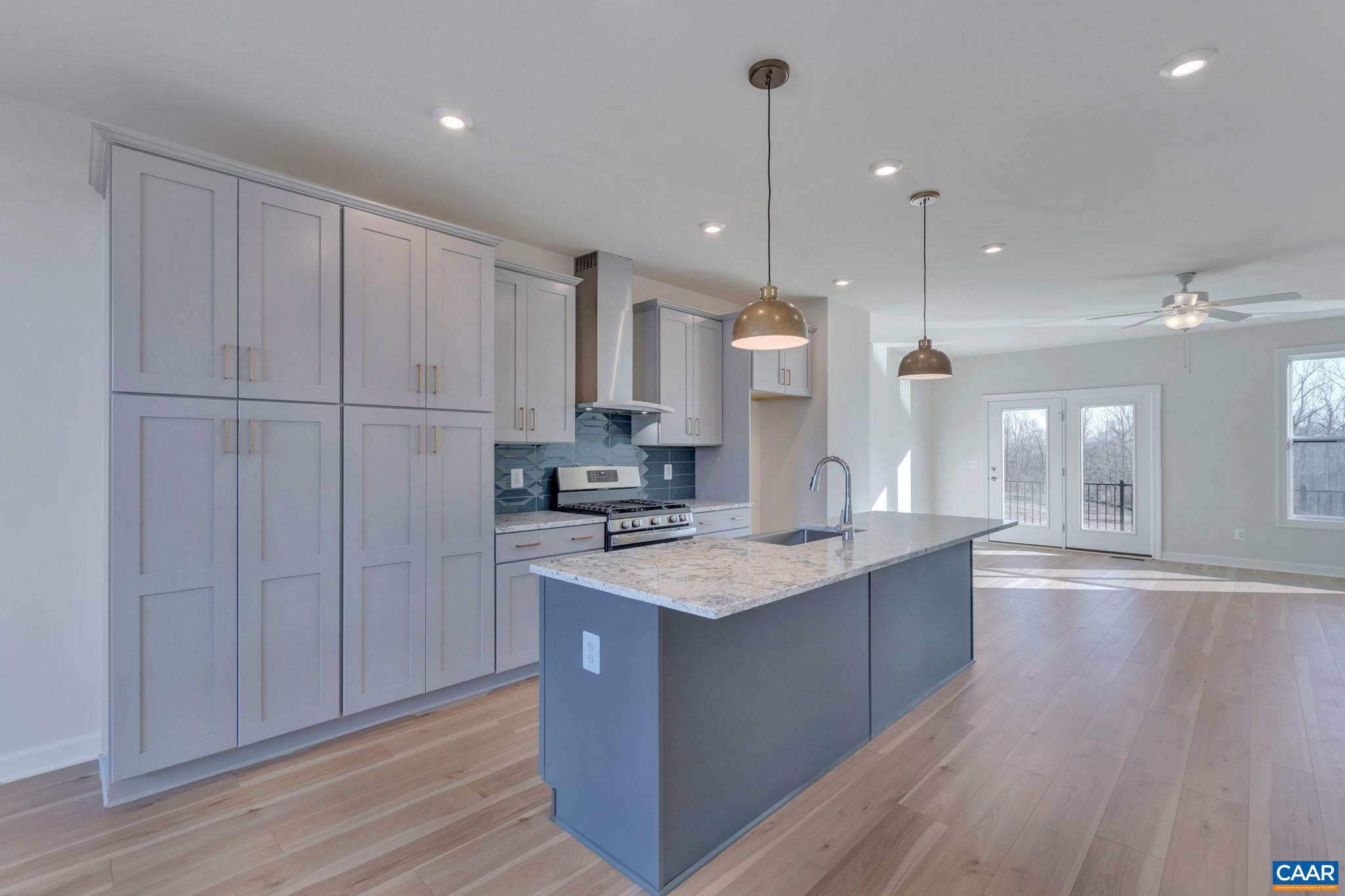 2266 FOWLER CIR