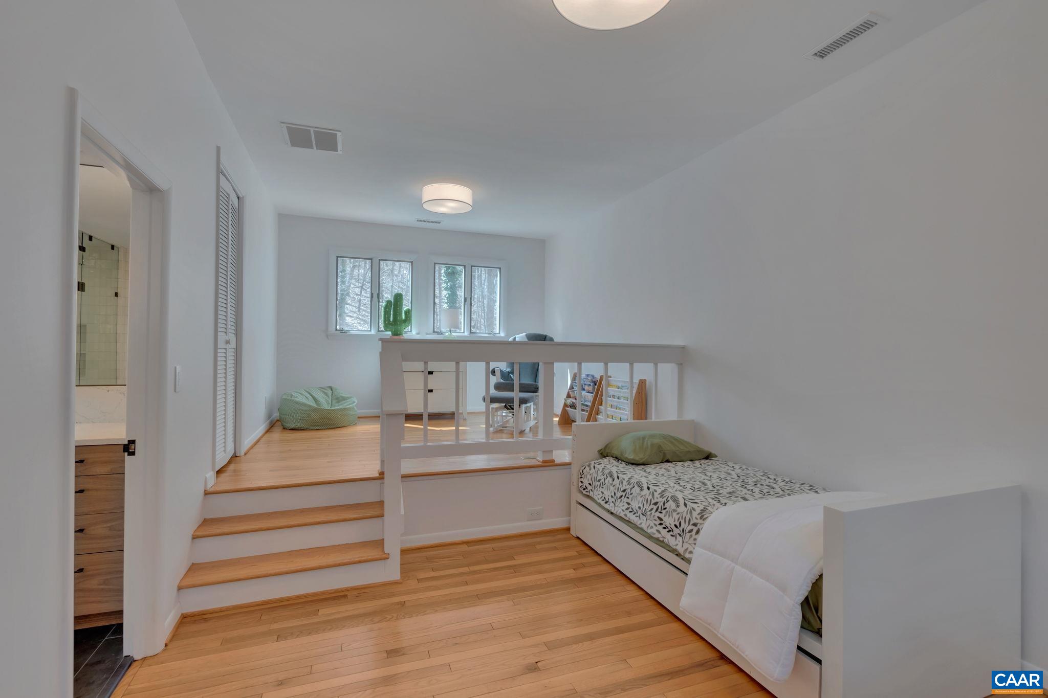 105 ROWLEDGE PL