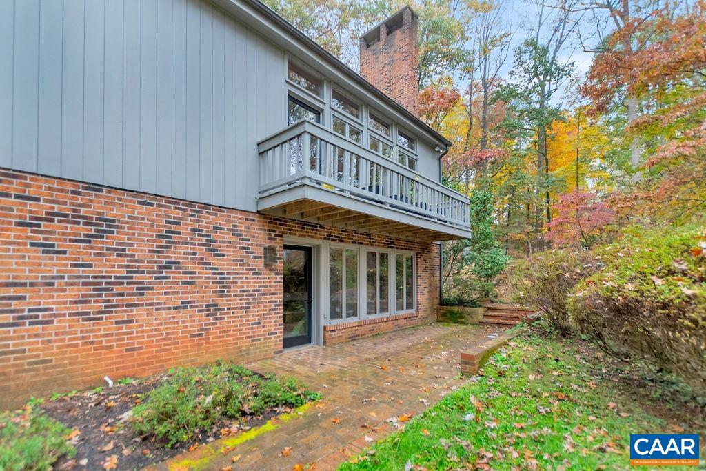 105 ROWLEDGE PL