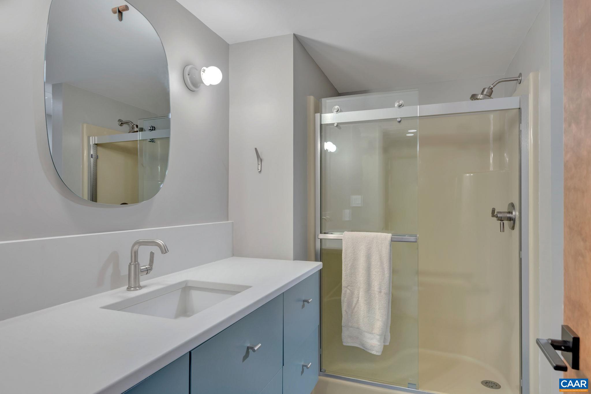 105 ROWLEDGE PL