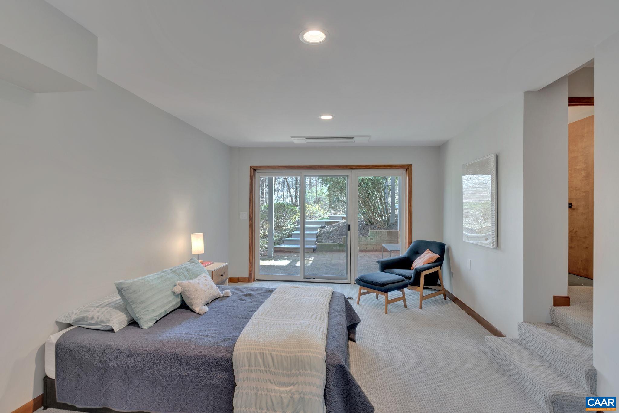 105 ROWLEDGE PL