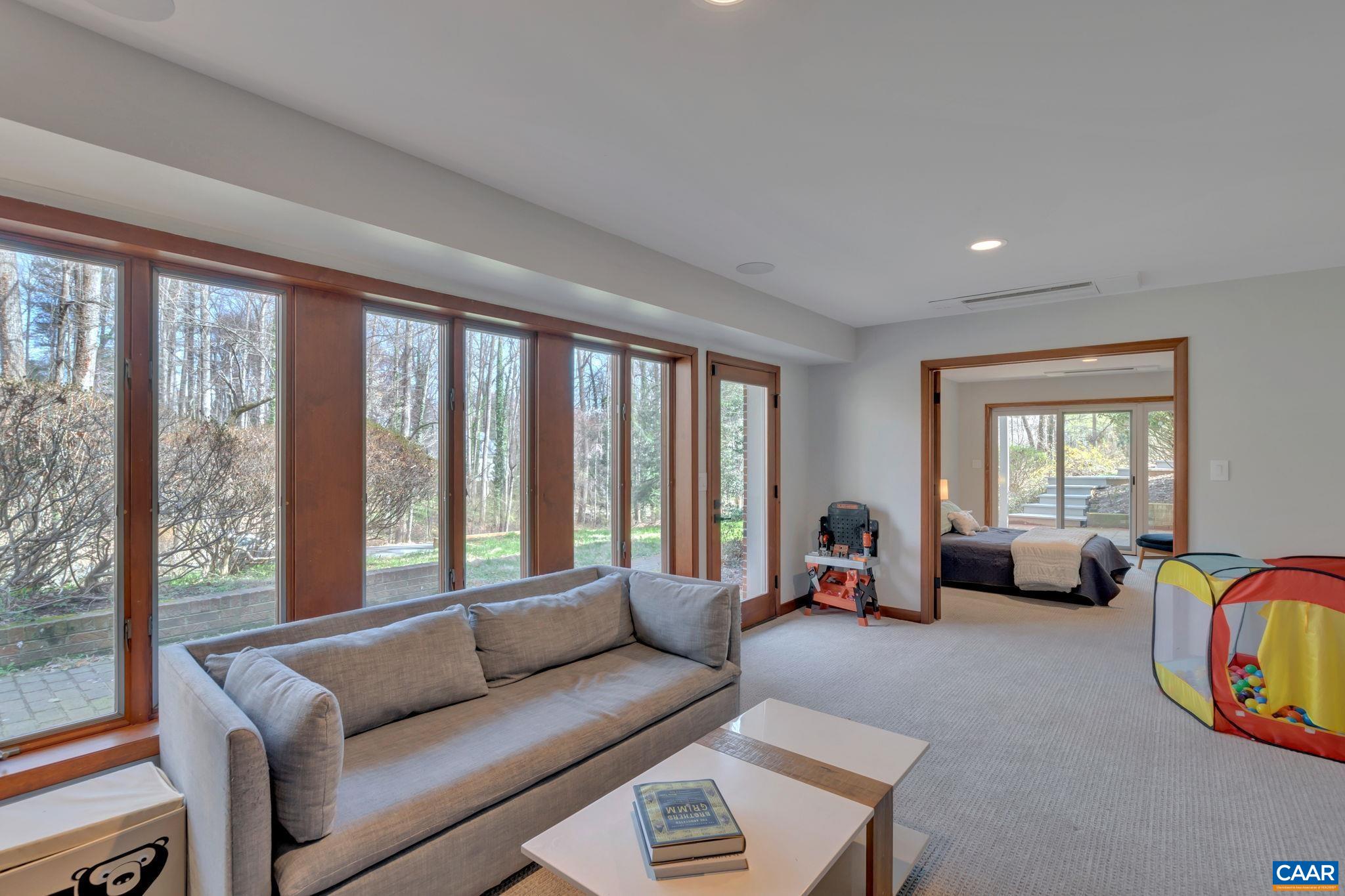 105 ROWLEDGE PL