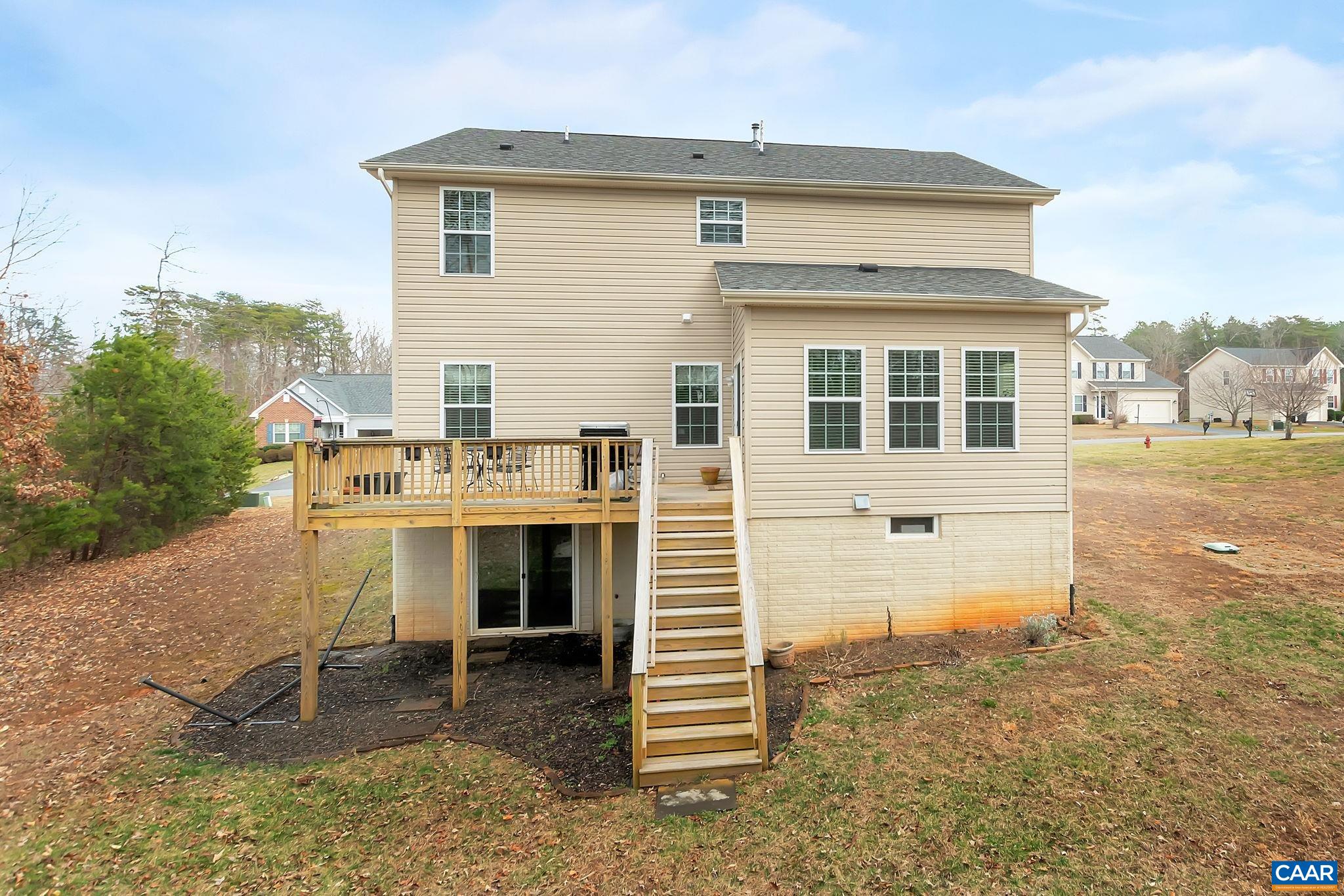 566 JUSTIN DR